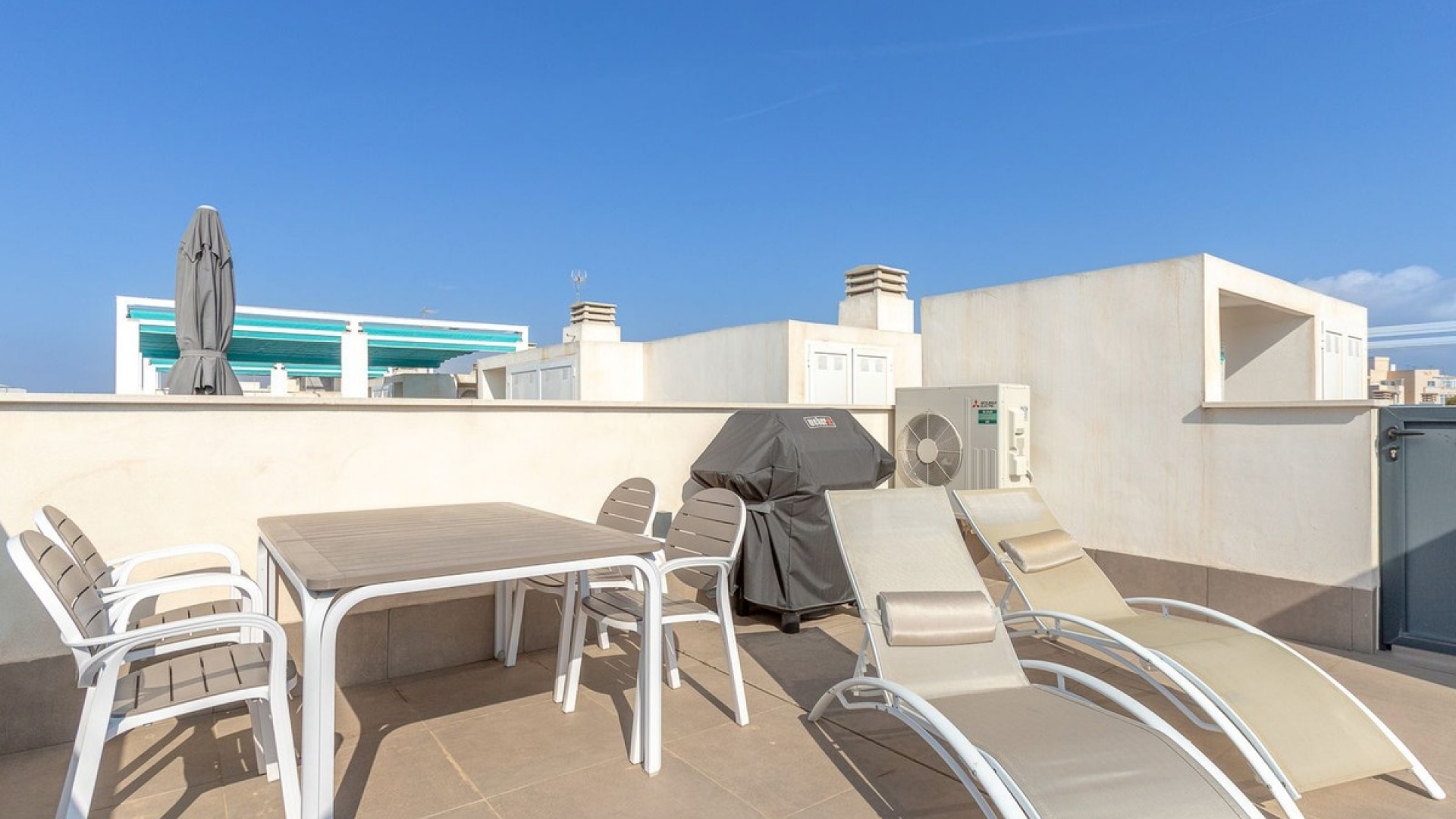 Resale - Apartment - Torrevieja - Torrevieja Centro