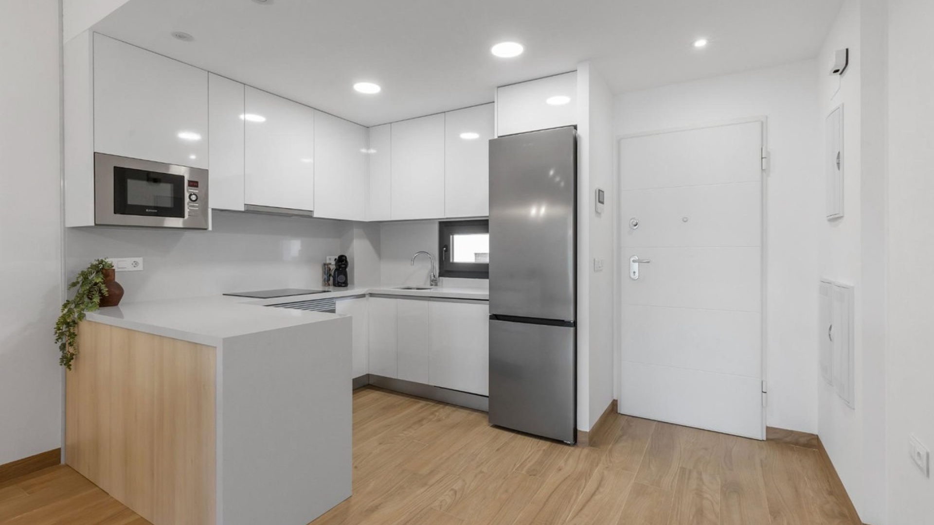 Resale - Apartment - Torrevieja - Torrevieja Centro