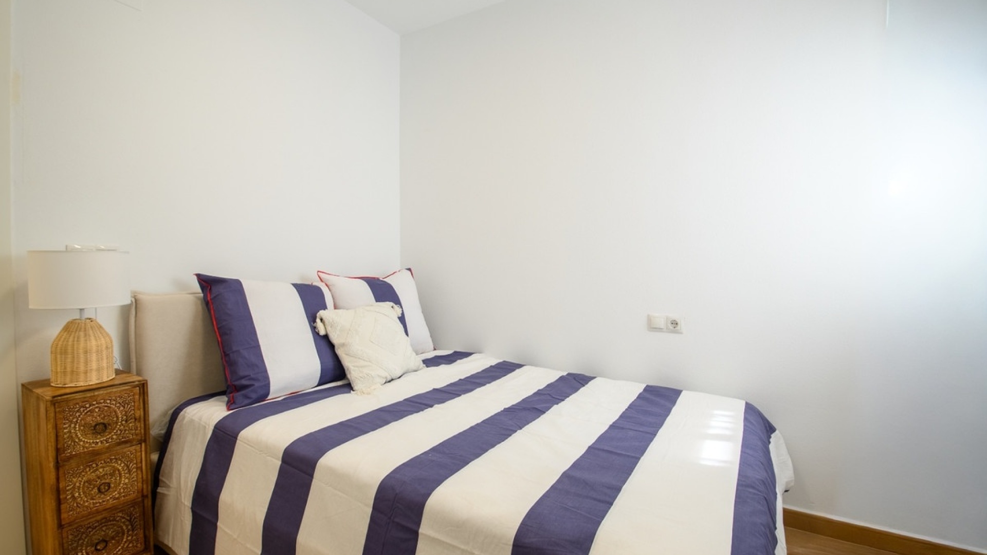 Resale - Apartment - Torrevieja - Torrevieja Centro