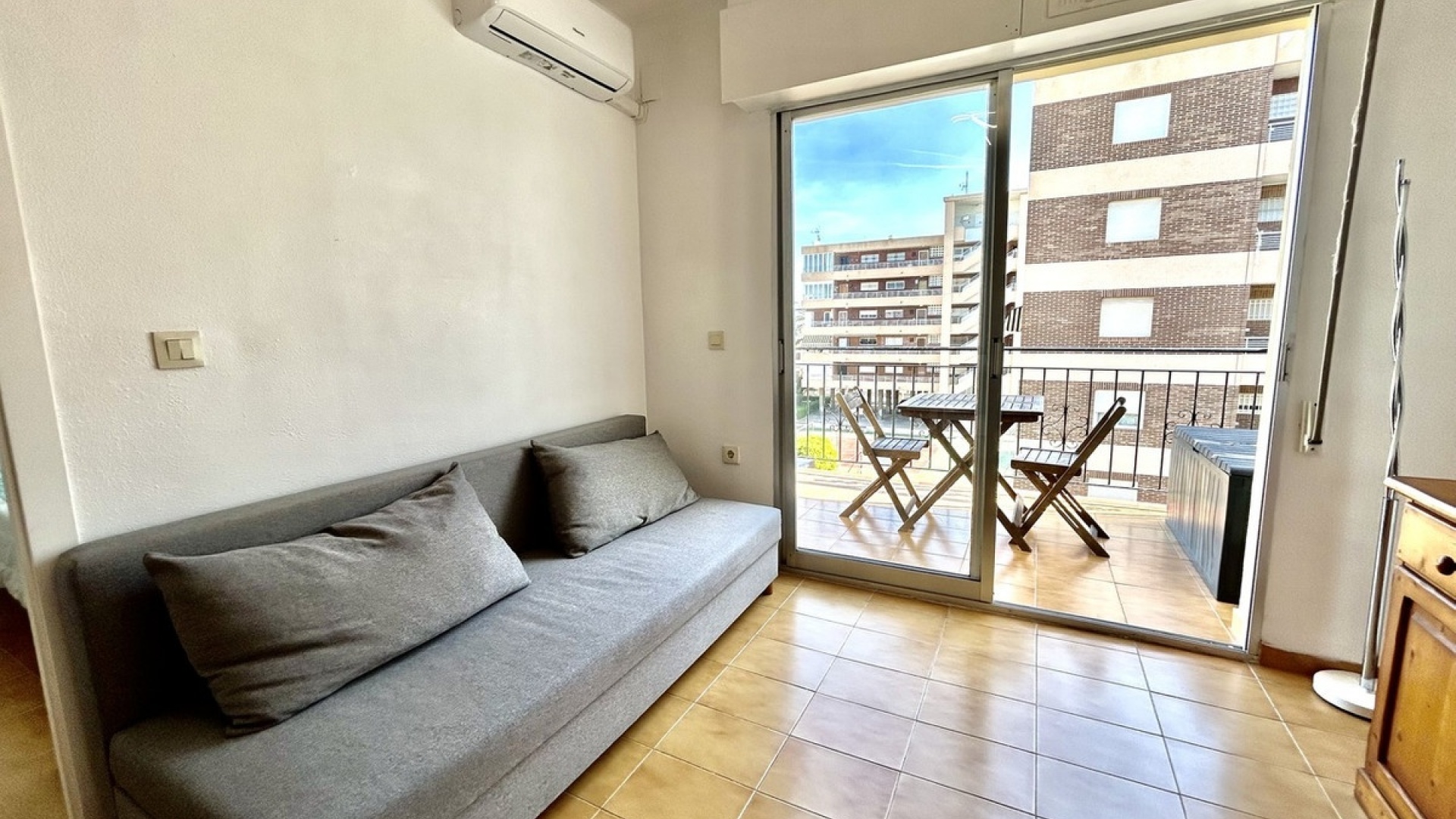 Resale - Apartment - Torrevieja - Torrevieja Centro