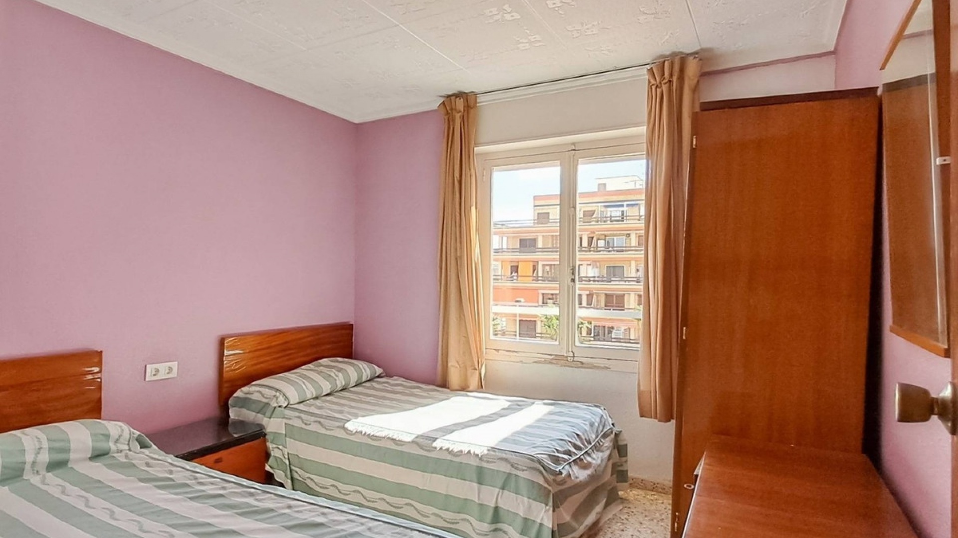Resale - Apartment - Torrevieja - Torrevieja Centro