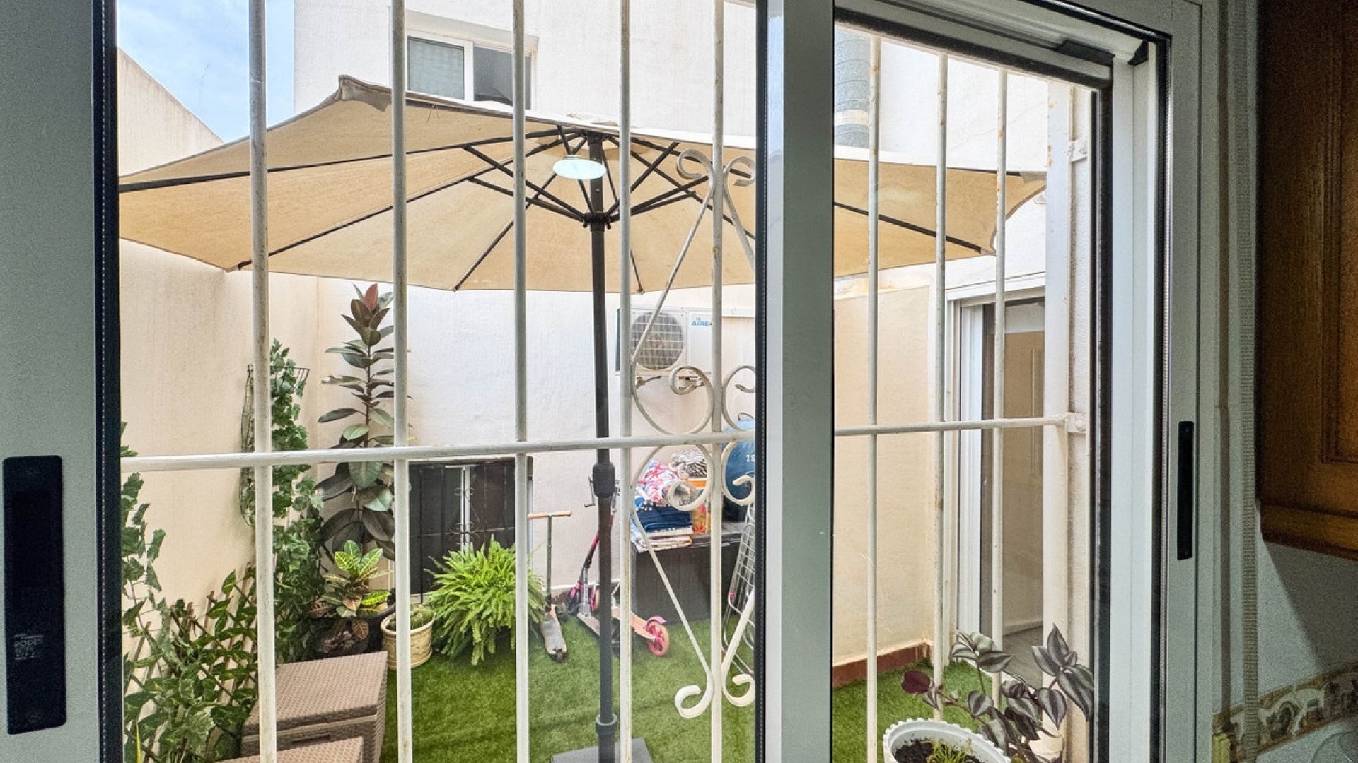 Resale - Apartment - Torrevieja - Torrevieja Centro