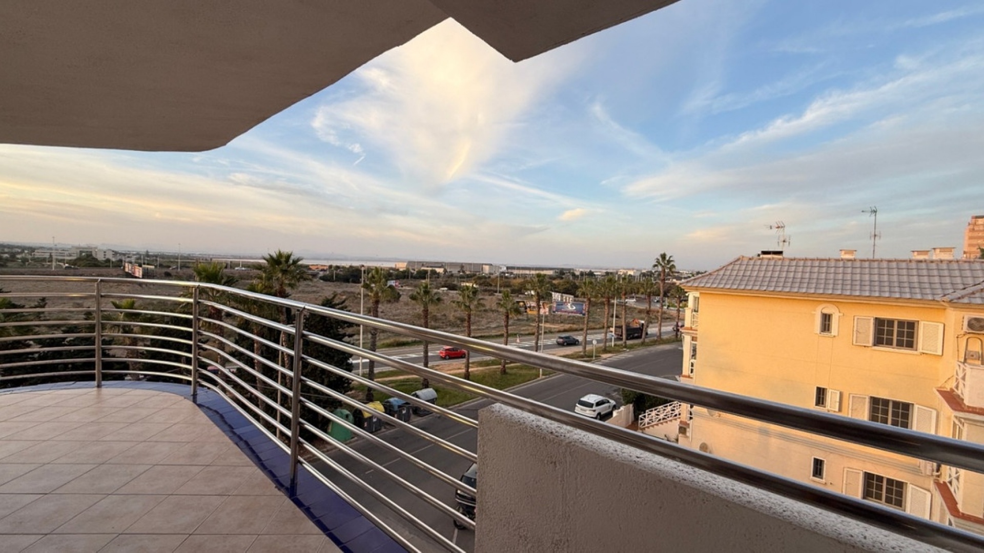 Resale - Apartment - Torrevieja - Torrevieja Centro