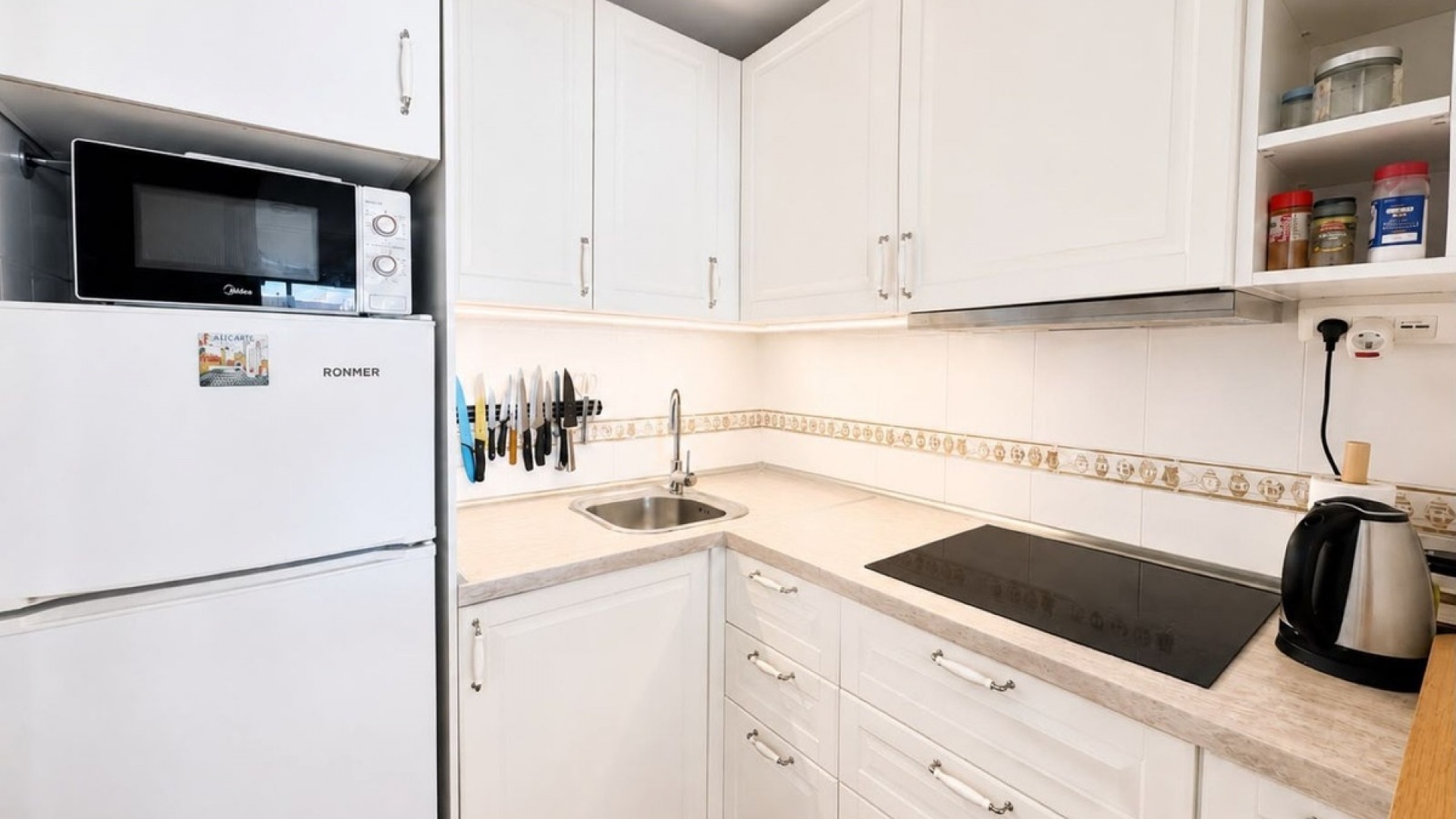 Resale - Apartment - Torrevieja - Torrevieja Centro