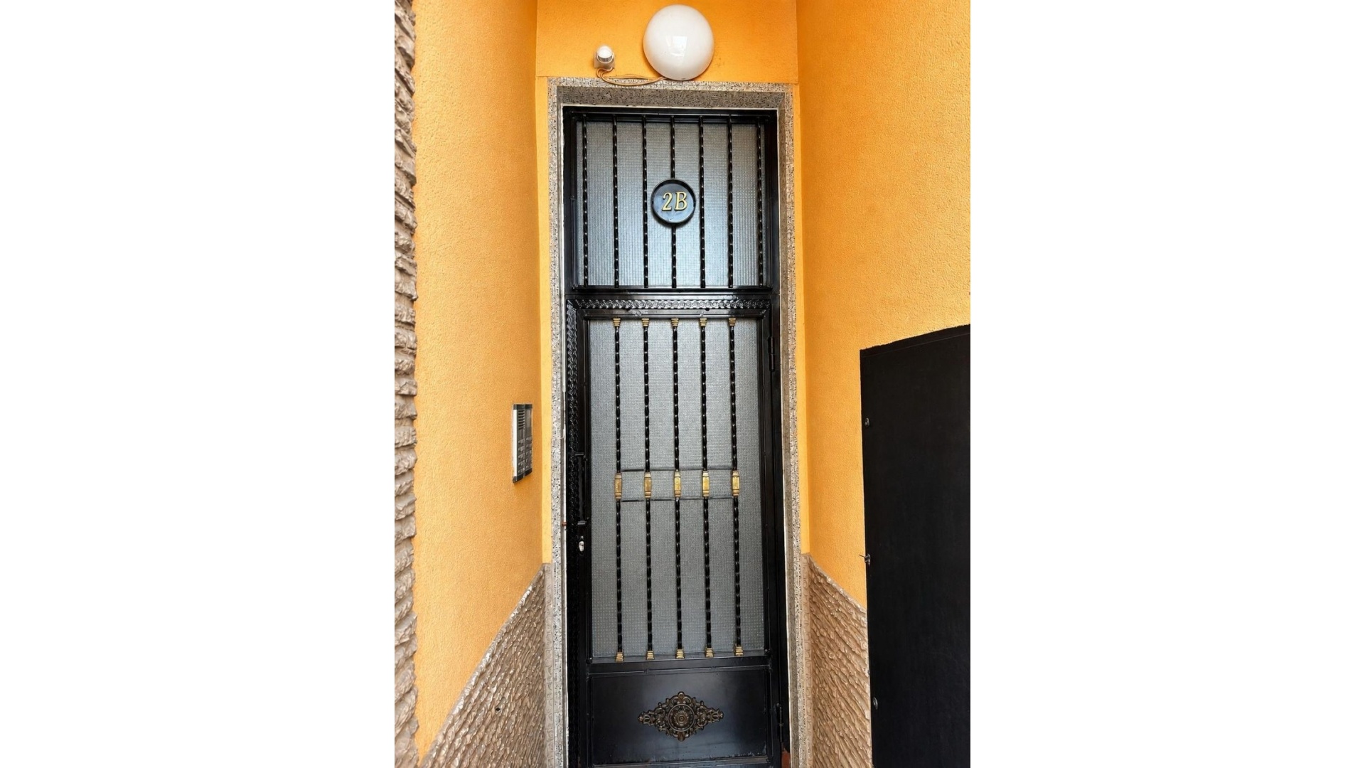 Resale - Apartment - Torrevieja - Torrevieja Centro