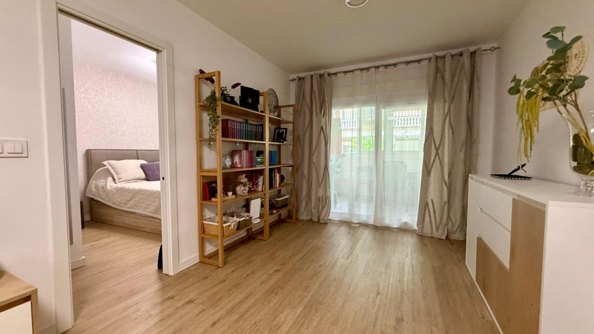 Resale - Apartment - Torrevieja - Torrevieja Centro