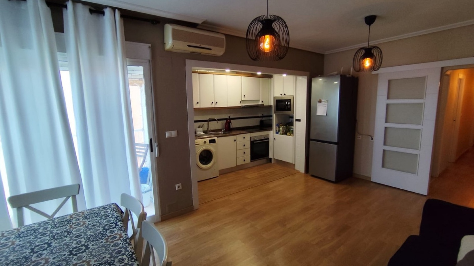 Resale - Apartment - Torrevieja - Torrevieja Centro