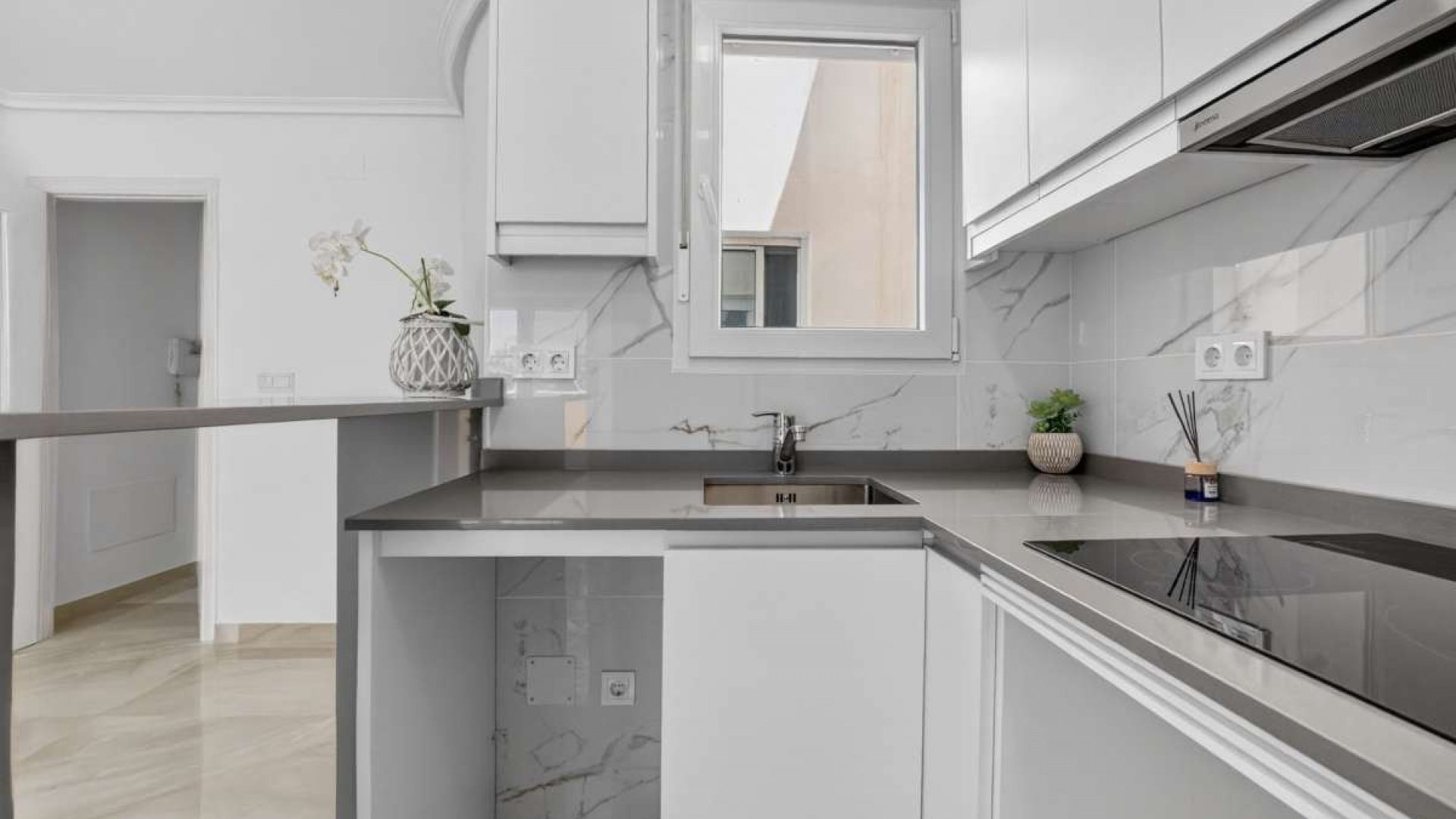 Resale - Apartment - Torrevieja - Torrevieja Centro