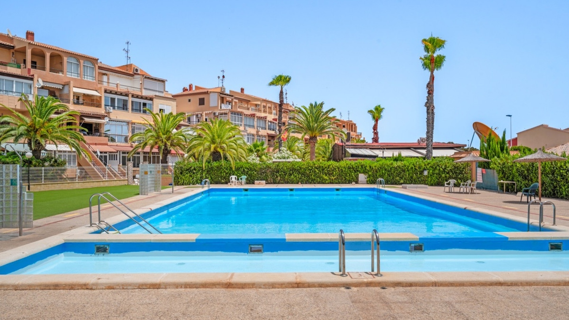 Resale - Apartment - Torrevieja - Torrevieja Centro