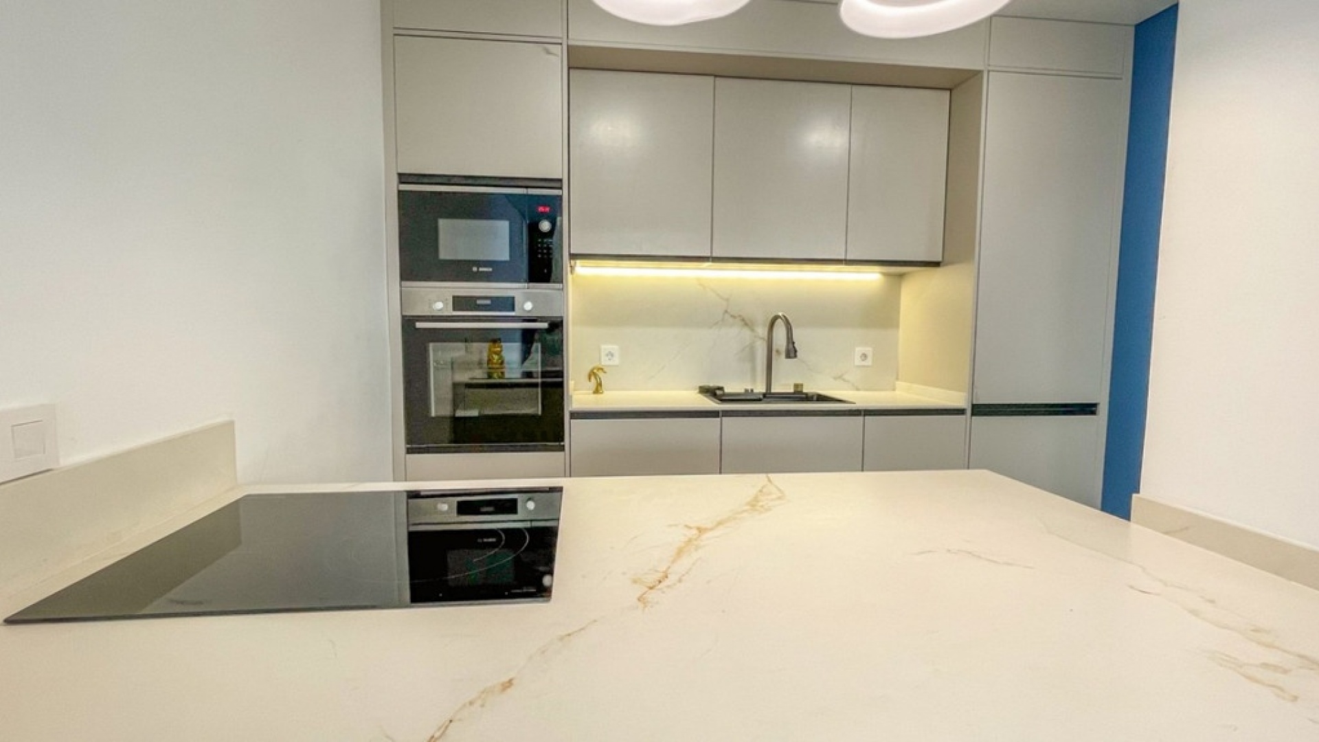 Resale - Apartment - Torrevieja - Torrevieja Centro