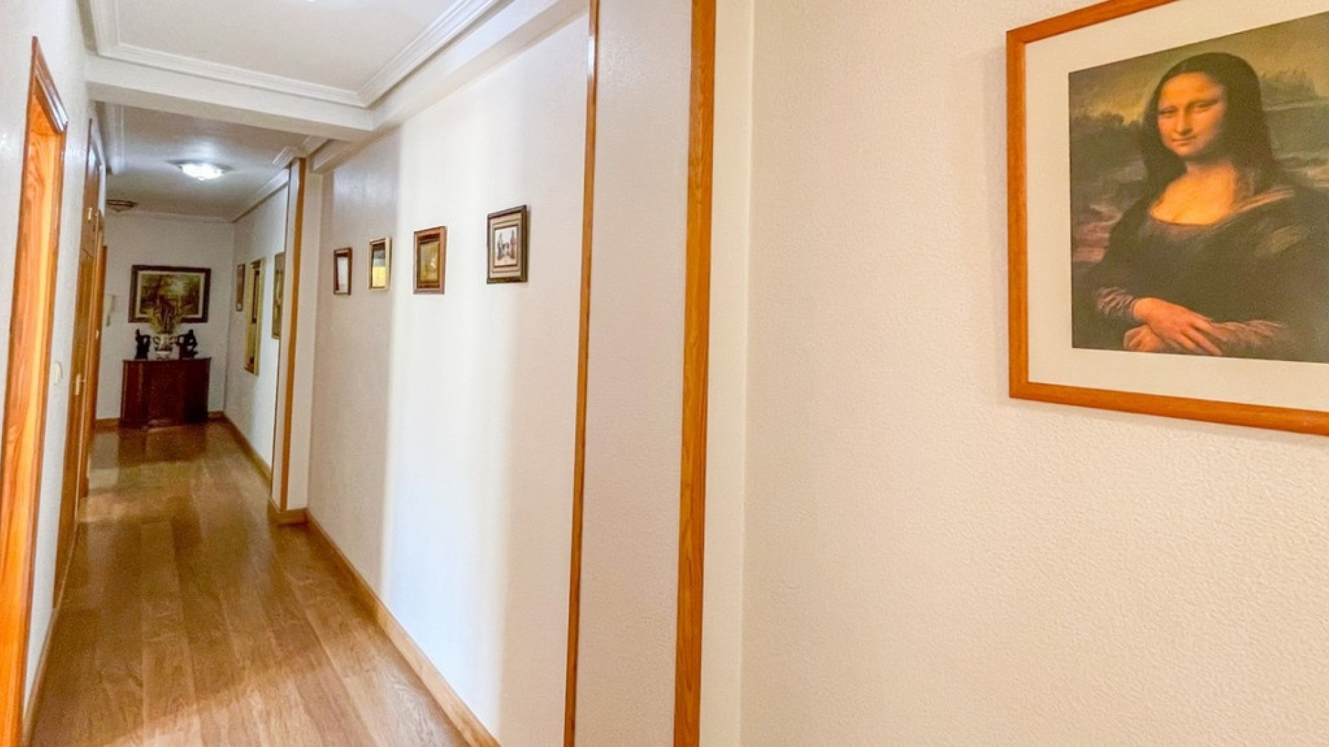 Resale - Apartment - Torrevieja - Torrevieja Centro