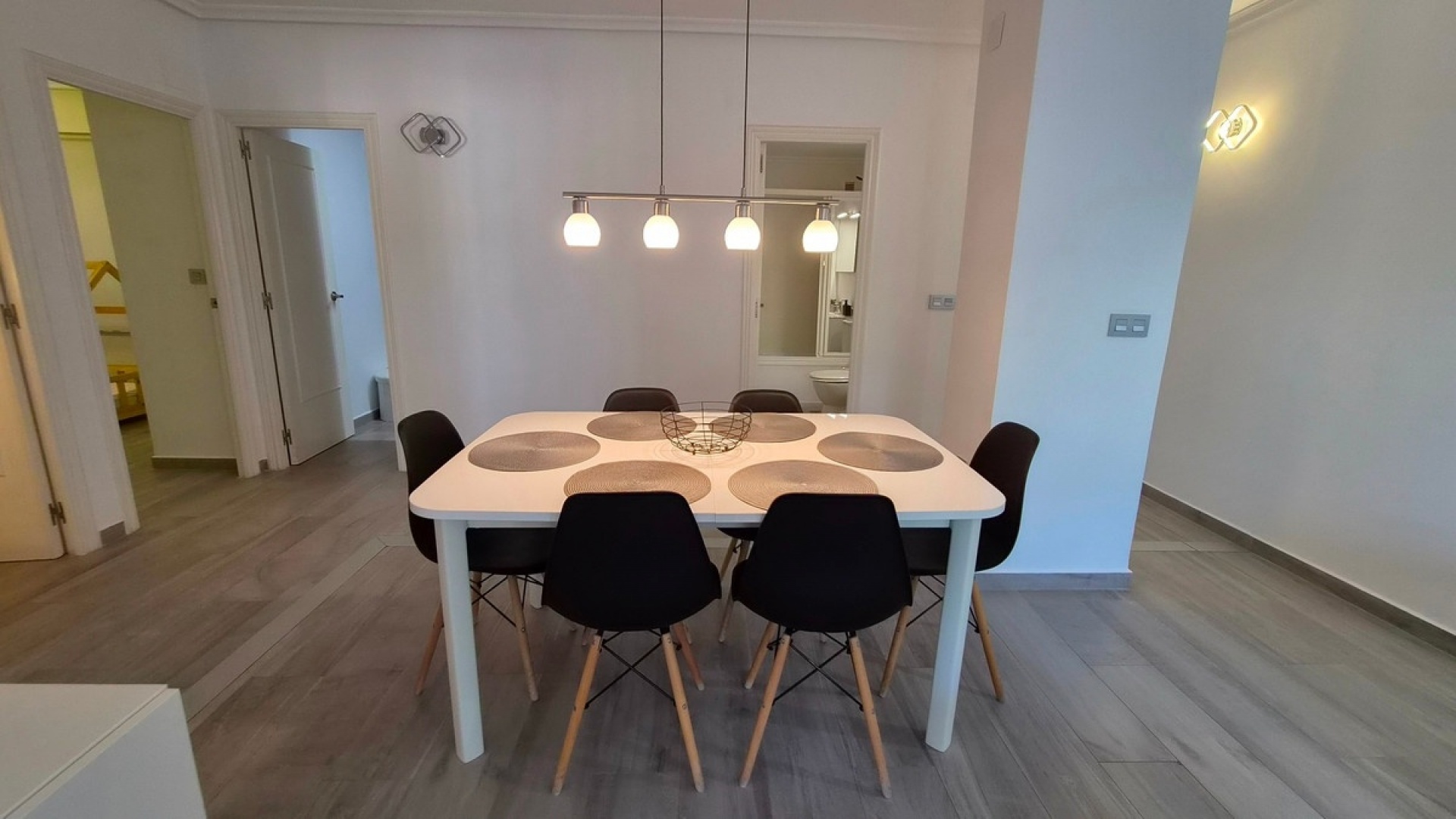 Resale - Apartment - Torrevieja - Torrevieja Centro
