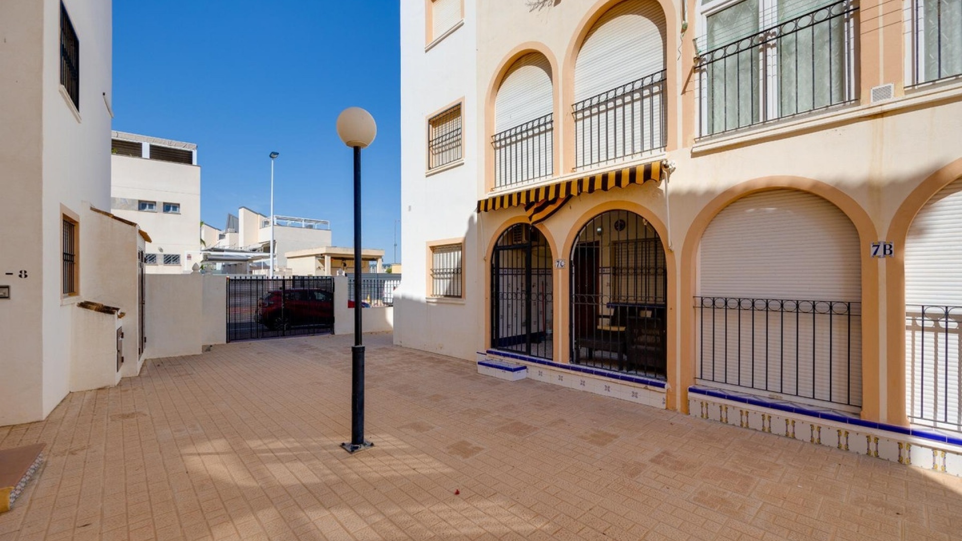 Resale - Apartment - Torrevieja - Torrevieja Centro