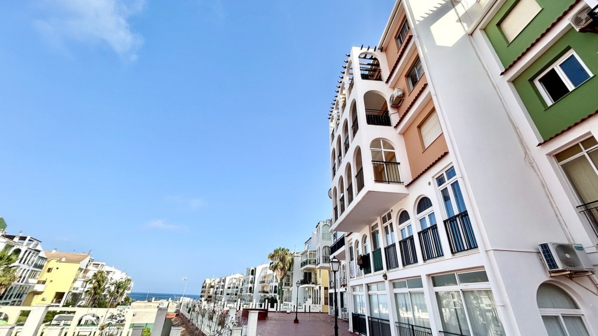 Resale - Apartment - Torrevieja - Torrevieja Centro