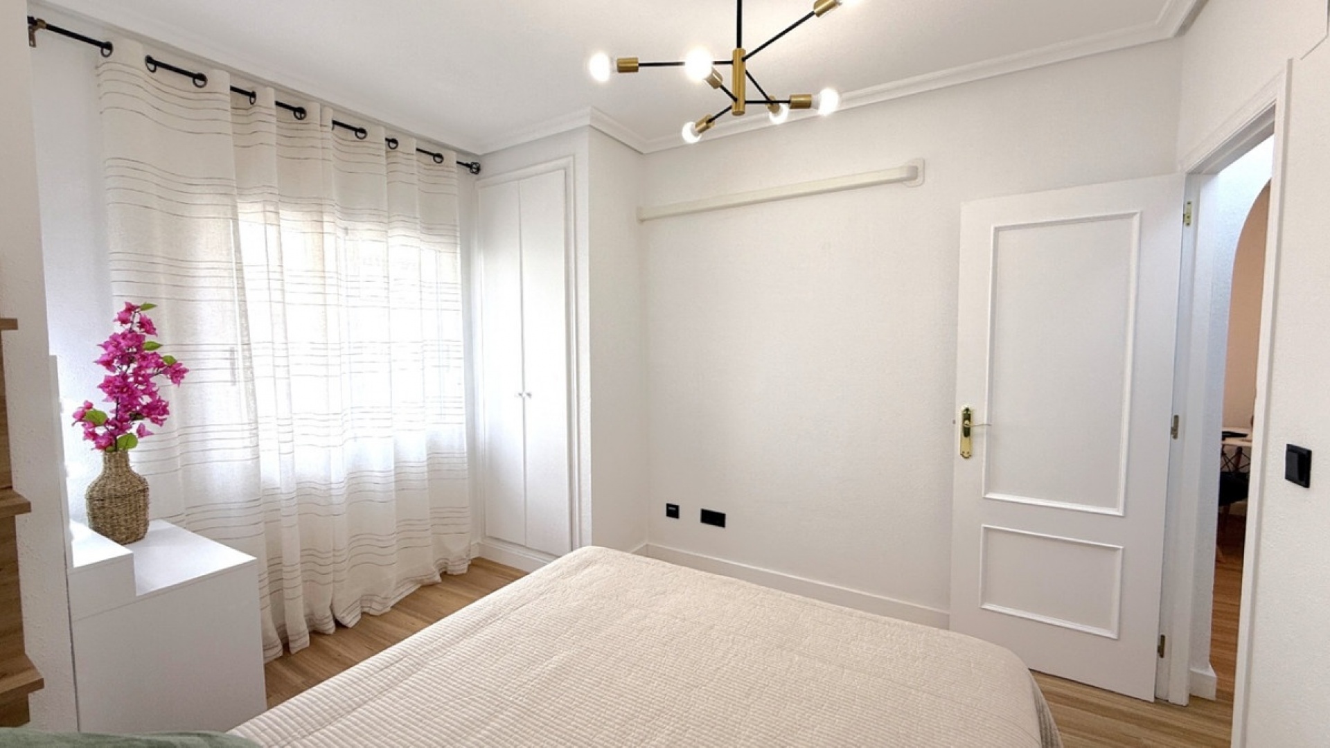 Resale - Apartment - Torrevieja - Torrevieja Centro
