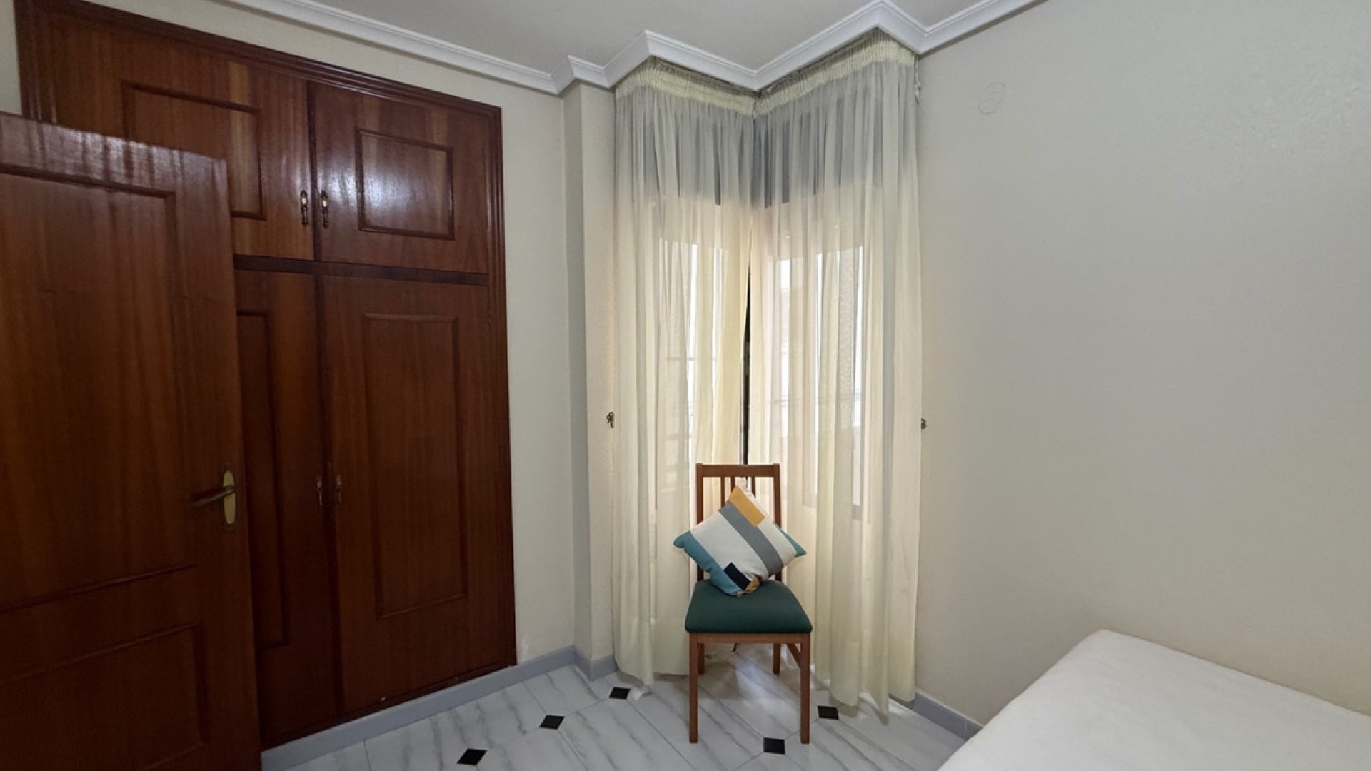 Resale - Apartment - Torrevieja - Torrevieja Centro