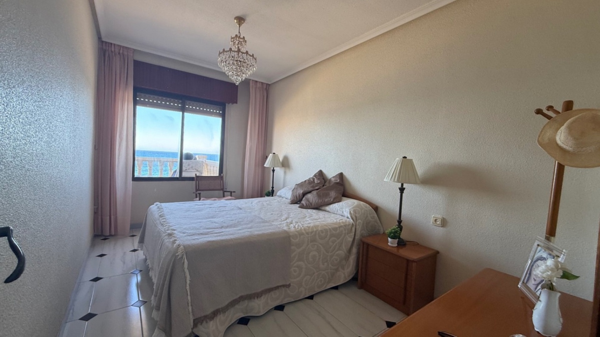Resale - Apartment - Torrevieja - Torrevieja Centro