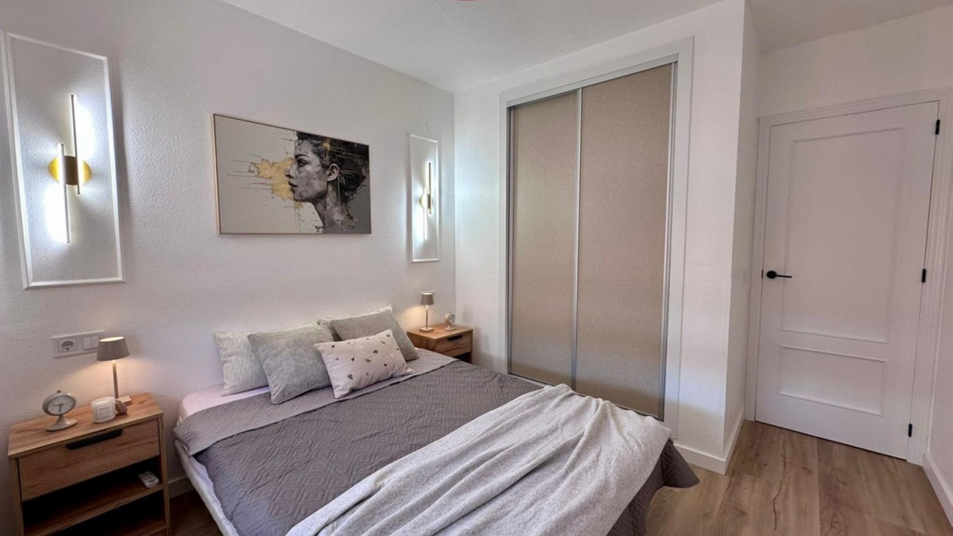 Resale - Apartment - Torrevieja - Torrevieja Centro