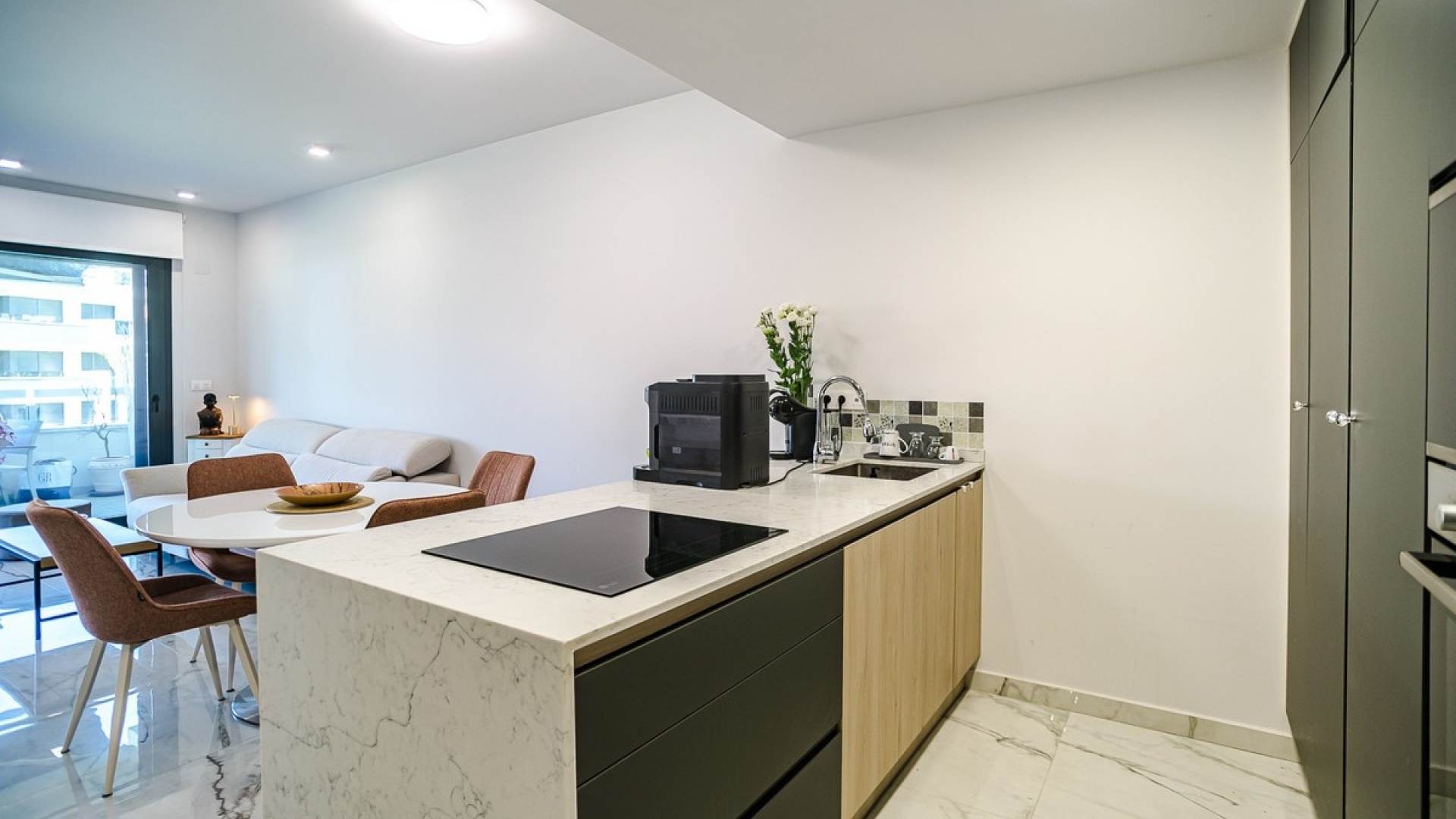 Resale - Apartment - Torrevieja - Torrevieja Centro