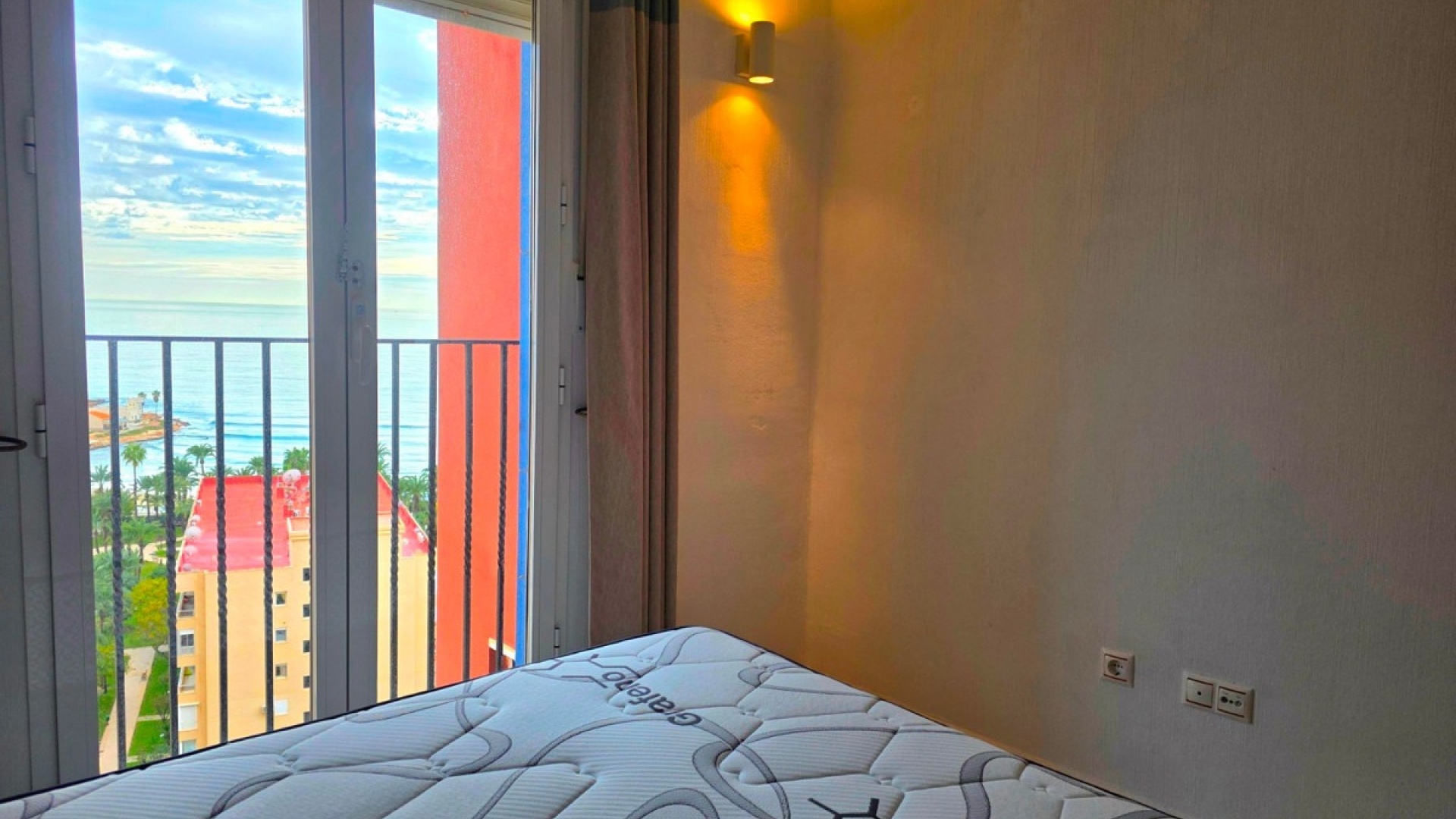 Resale - Apartment - Torrevieja - Torrevieja Centro