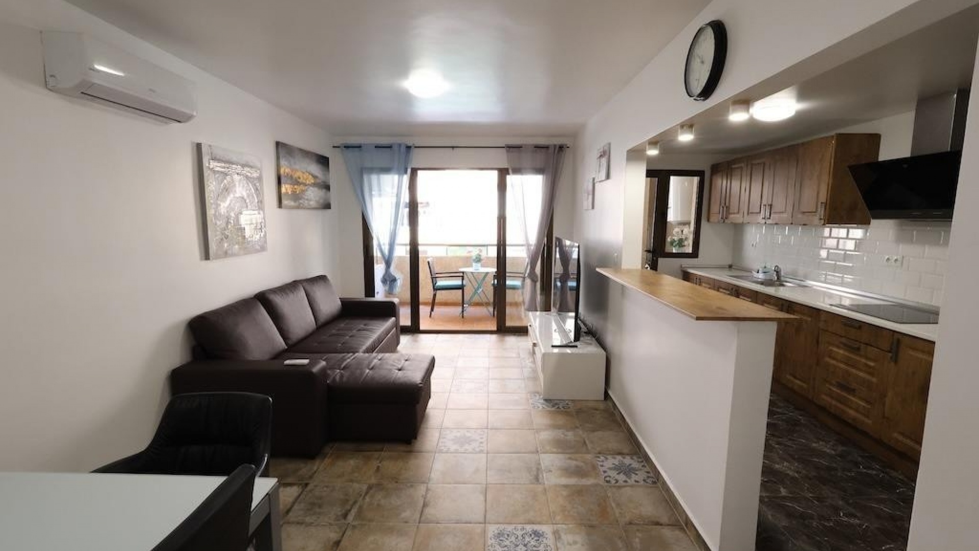 Resale - Apartment - Torrevieja - Torrevieja Centro