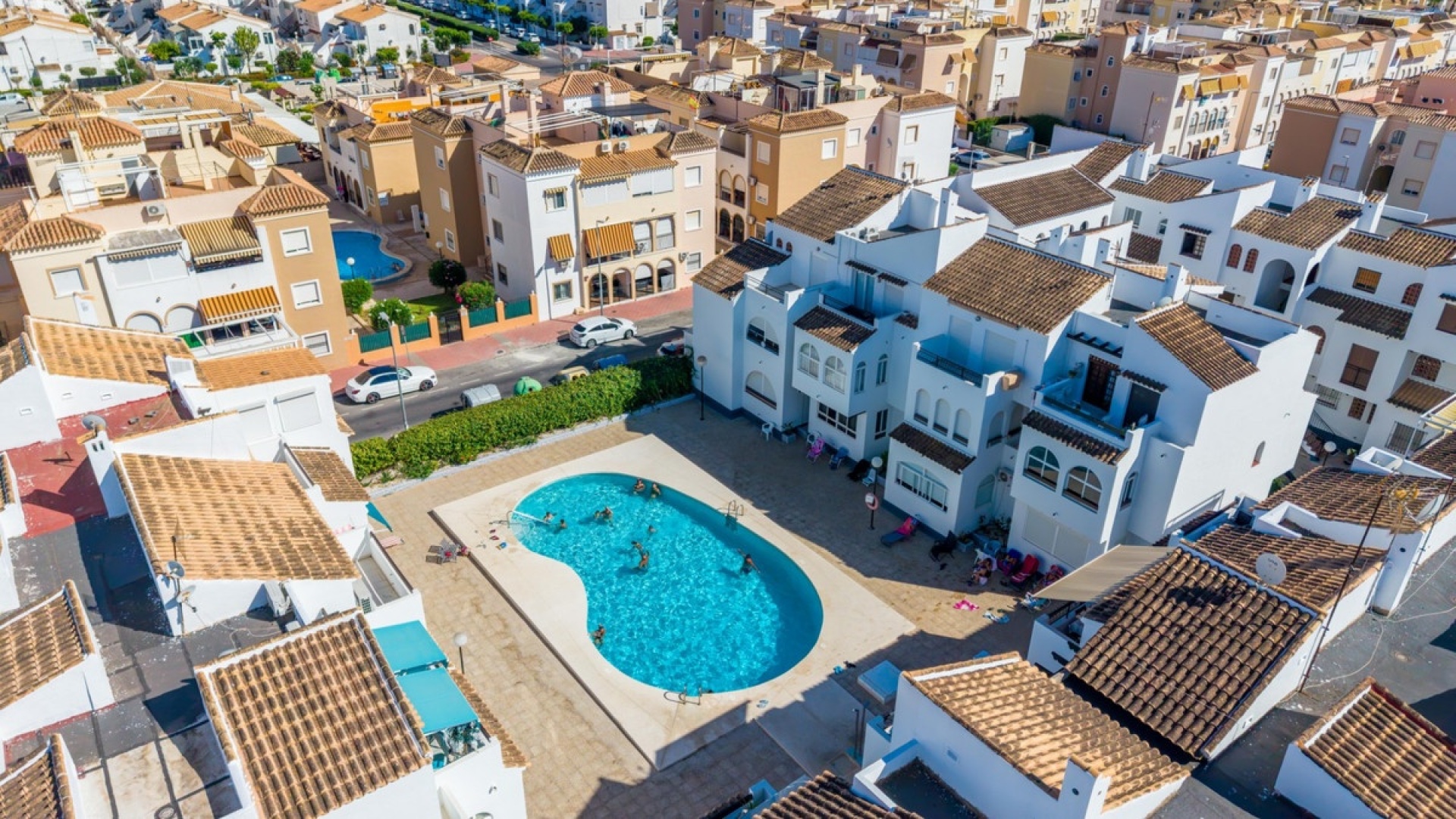 Resale - Apartment - Torrevieja - Torrevieja Centro