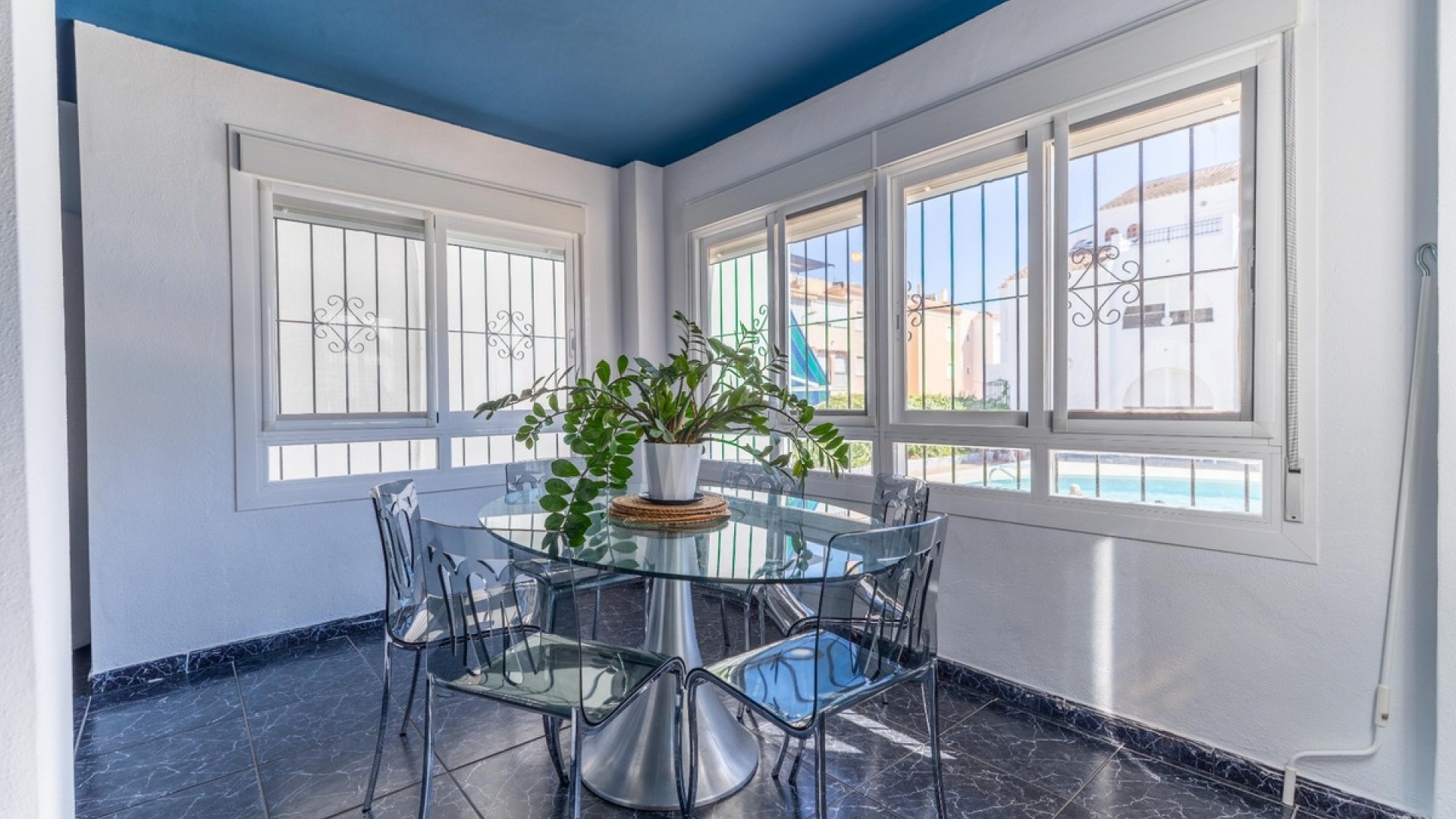 Resale - Apartment - Torrevieja - Torrevieja Centro