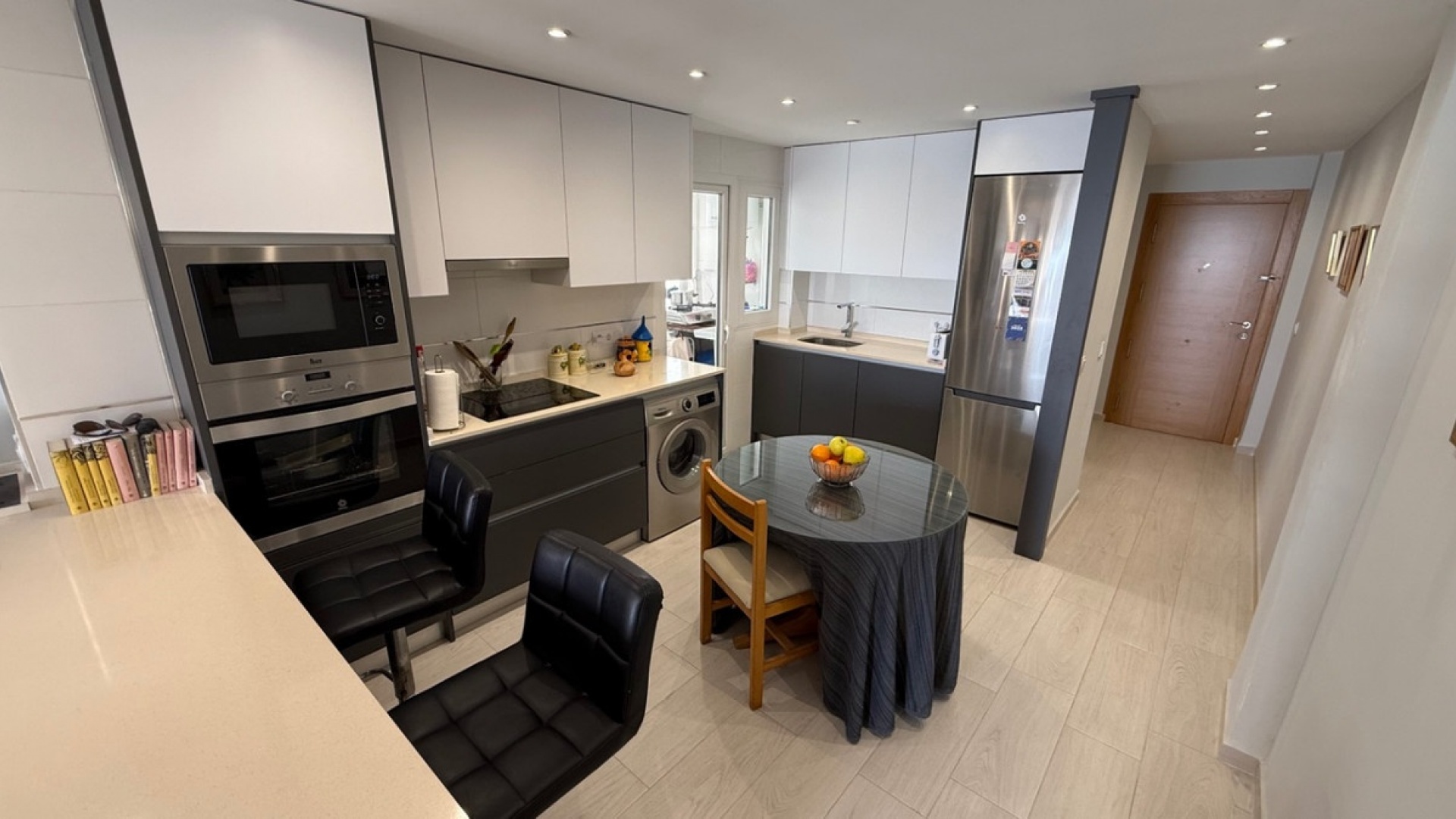 Resale - Apartment - Torrevieja - Torrevieja Centro