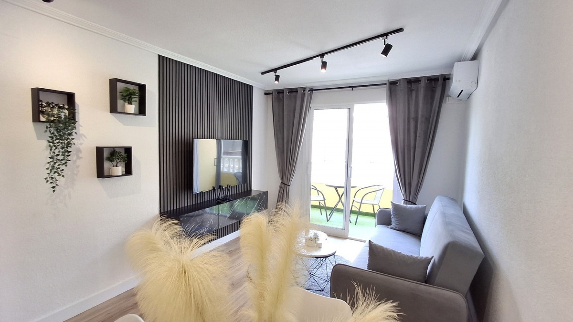Resale - Apartment - Torrevieja - Torrevieja Centro