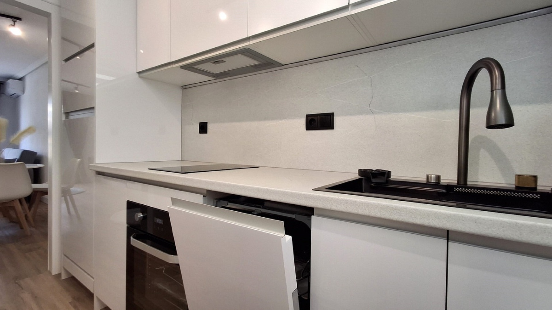 Resale - Apartment - Torrevieja - Torrevieja Centro