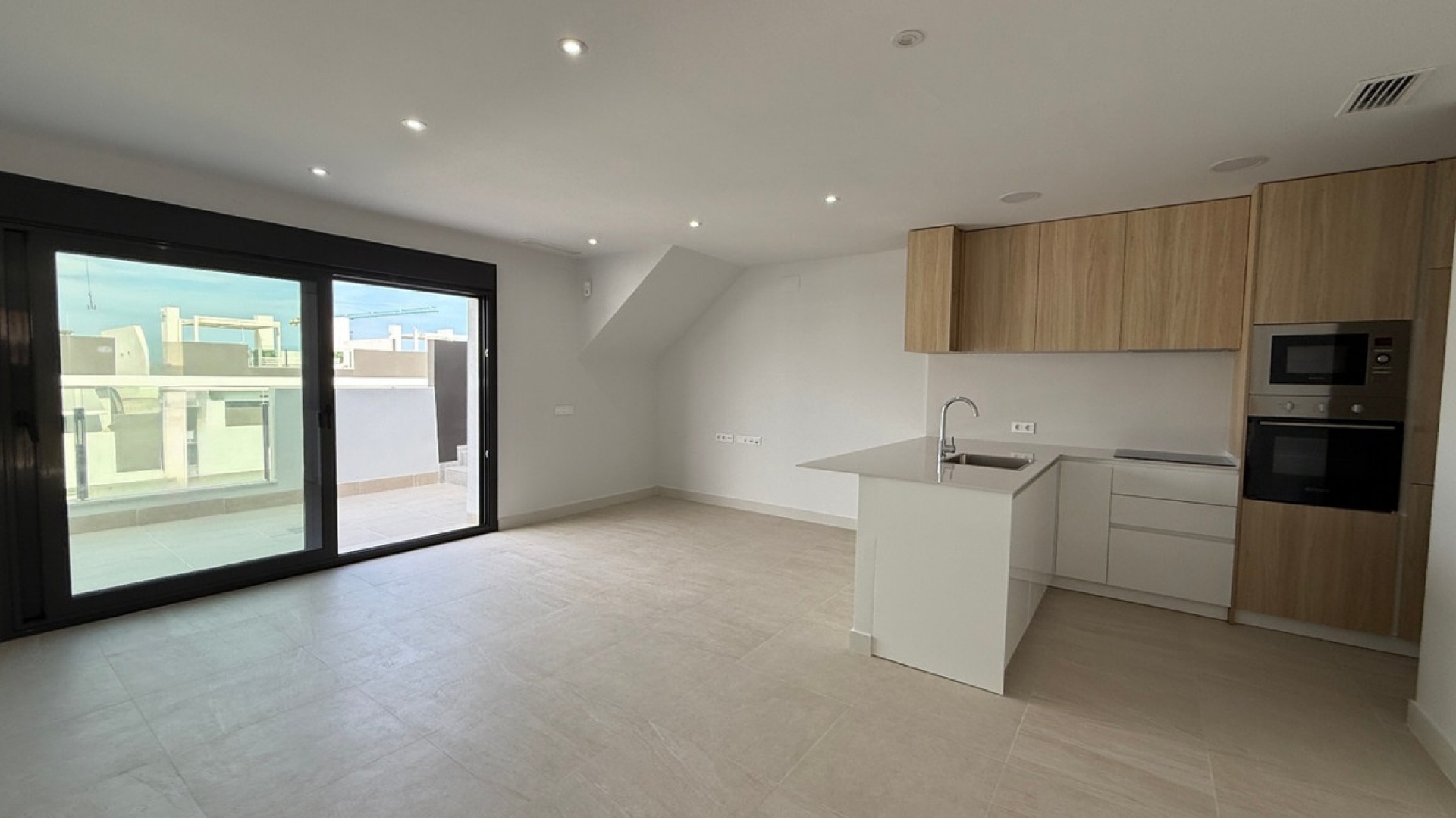 Resale - Apartment - Torrevieja - Torrevieja Centro