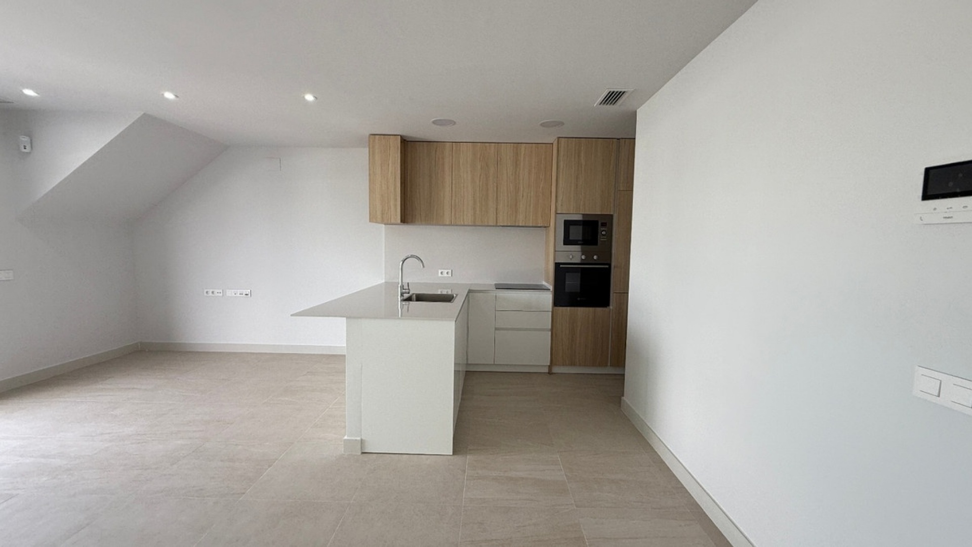 Resale - Apartment - Torrevieja - Torrevieja Centro