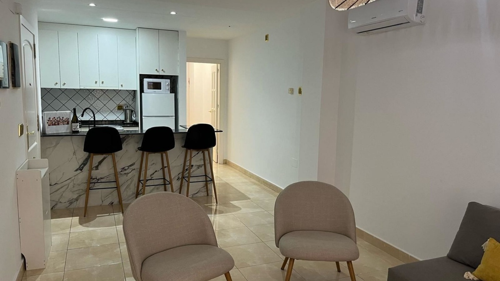 Resale - Apartment - Torrevieja - Torrevieja Centro