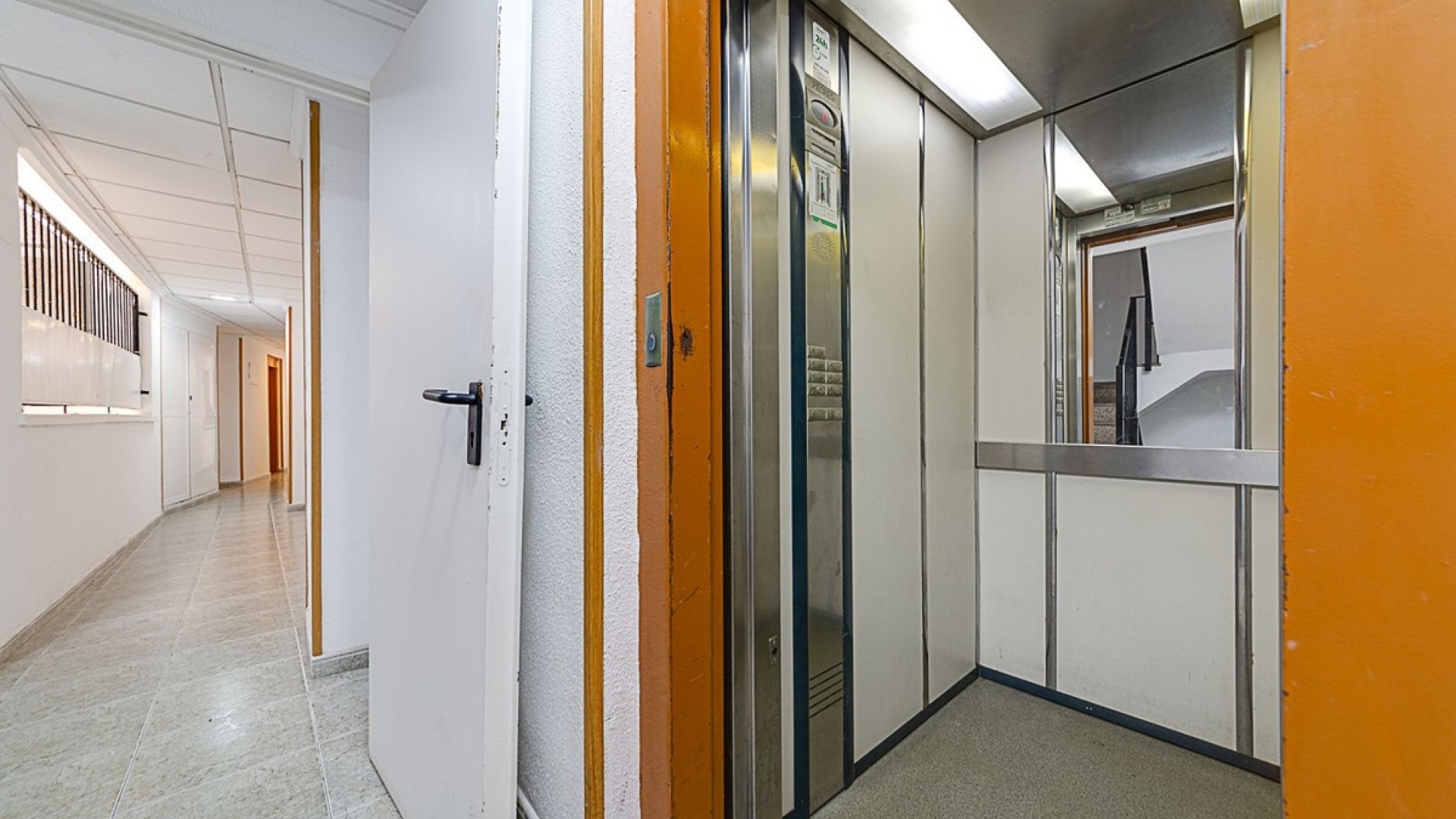 Resale - Apartment - Torrevieja - Torrevieja Centro