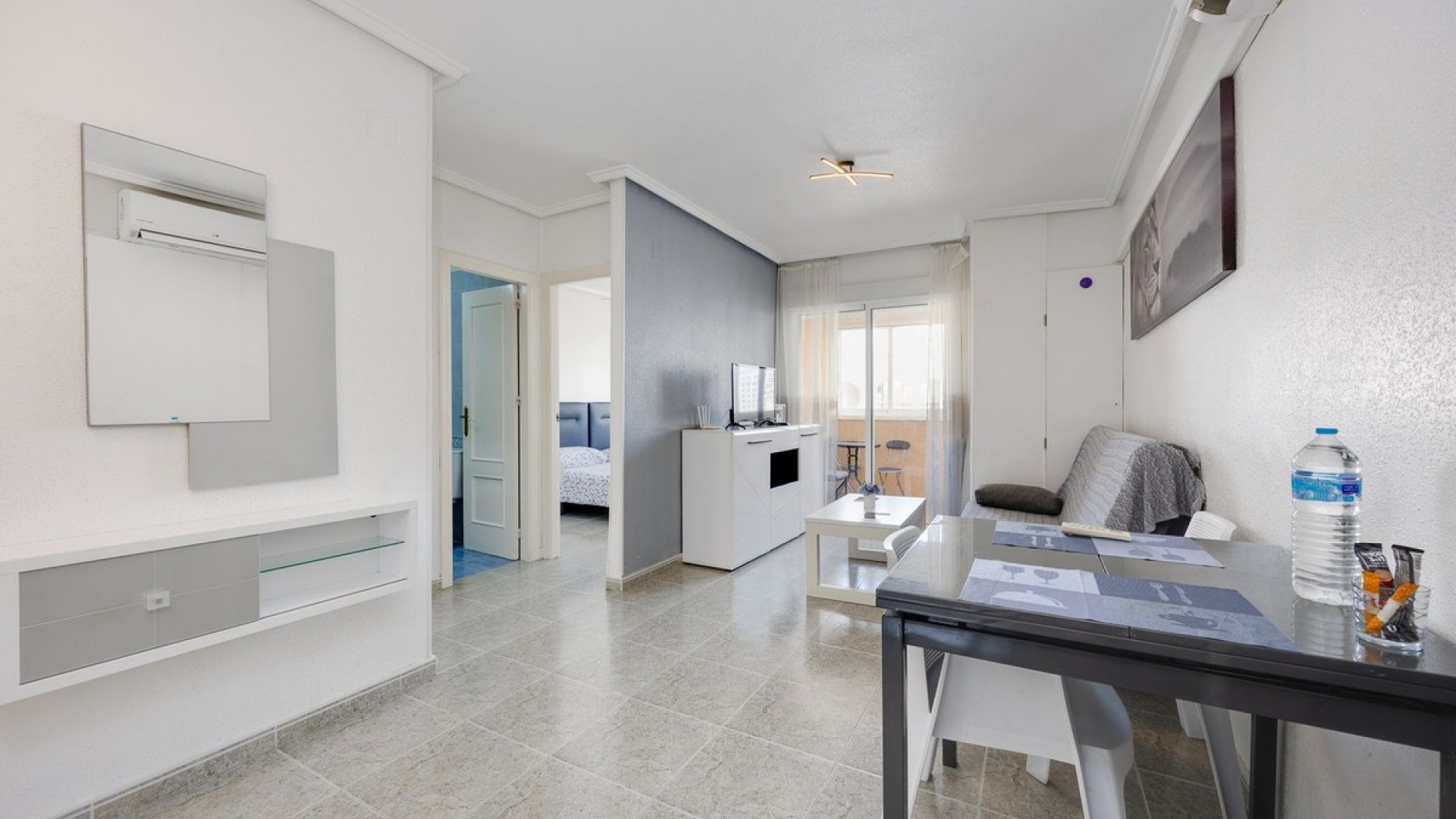 Resale - Apartment - Torrevieja - Torrevieja Centro