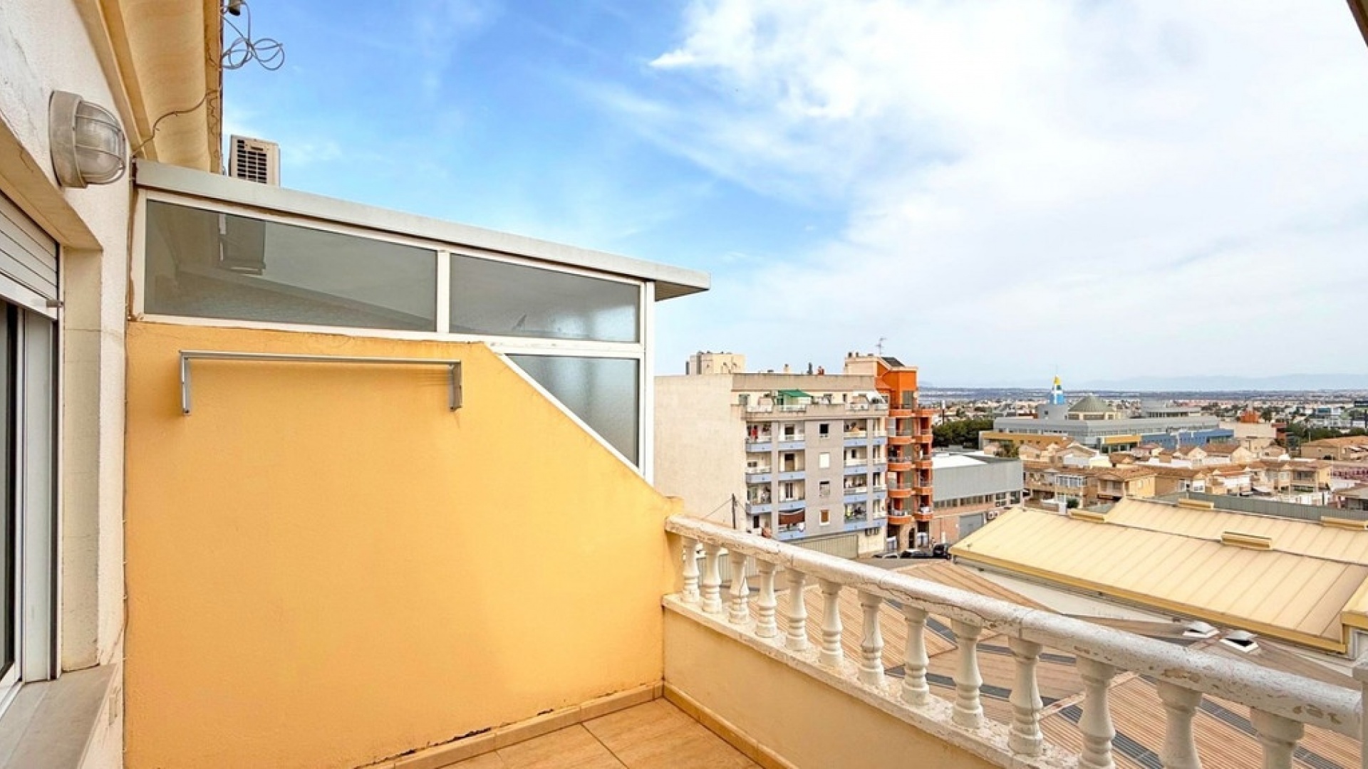 Resale - Apartment - Torrevieja - Torrevieja Centro