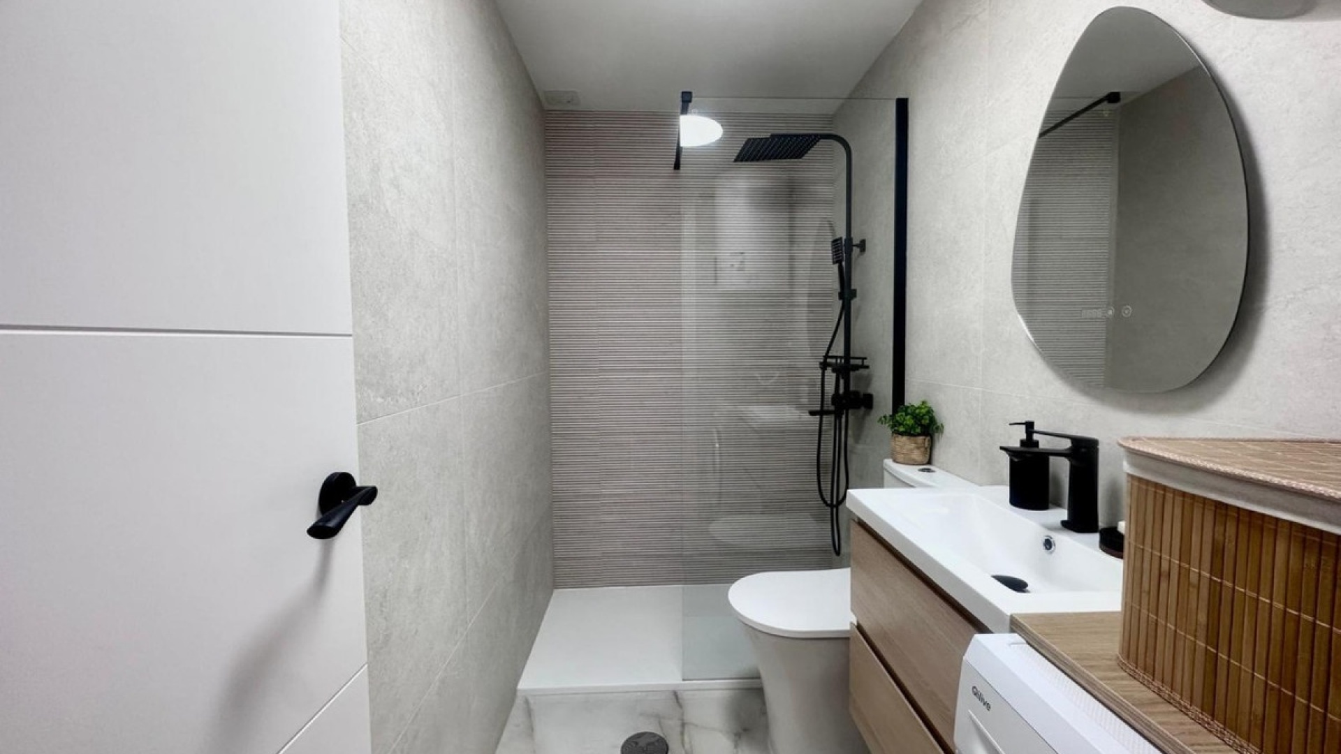 Resale - Apartment - Torrevieja - Torrevieja Centro