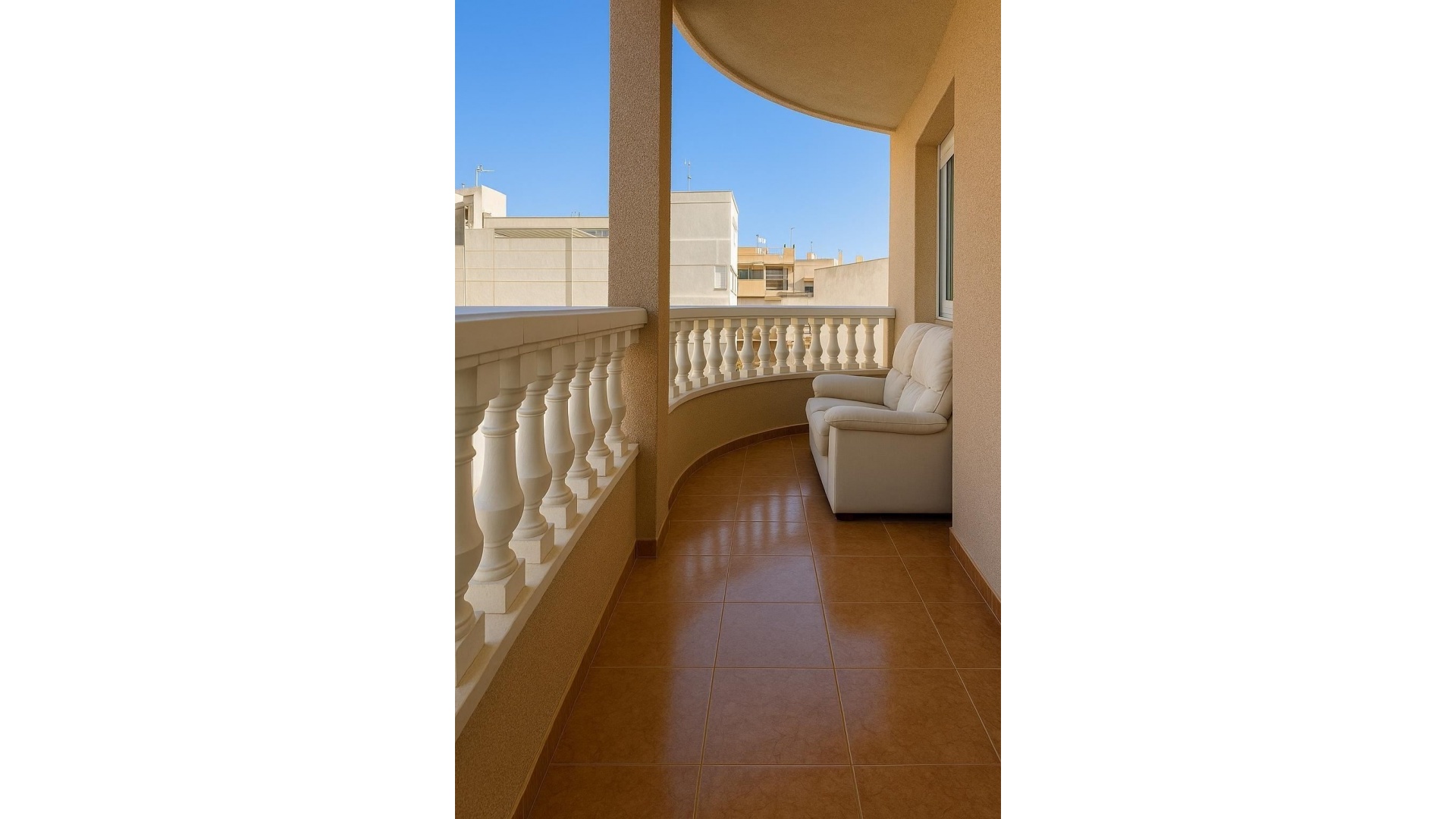 Resale - Apartment - Torrevieja - Torrevieja Centro