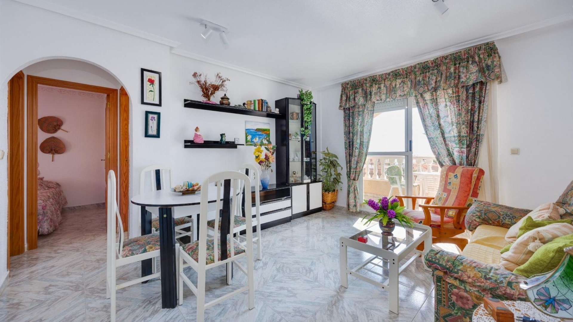 Resale - Apartment - Torrevieja - Torrevieja Centro