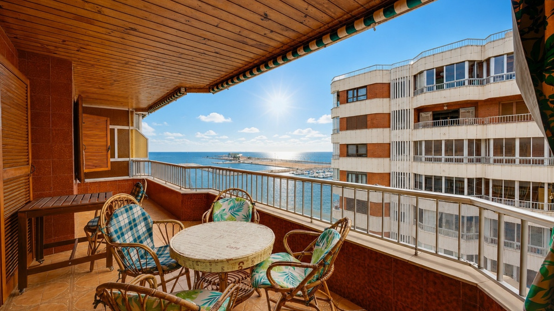 Resale - Apartment - Torrevieja - Torrevieja Centro