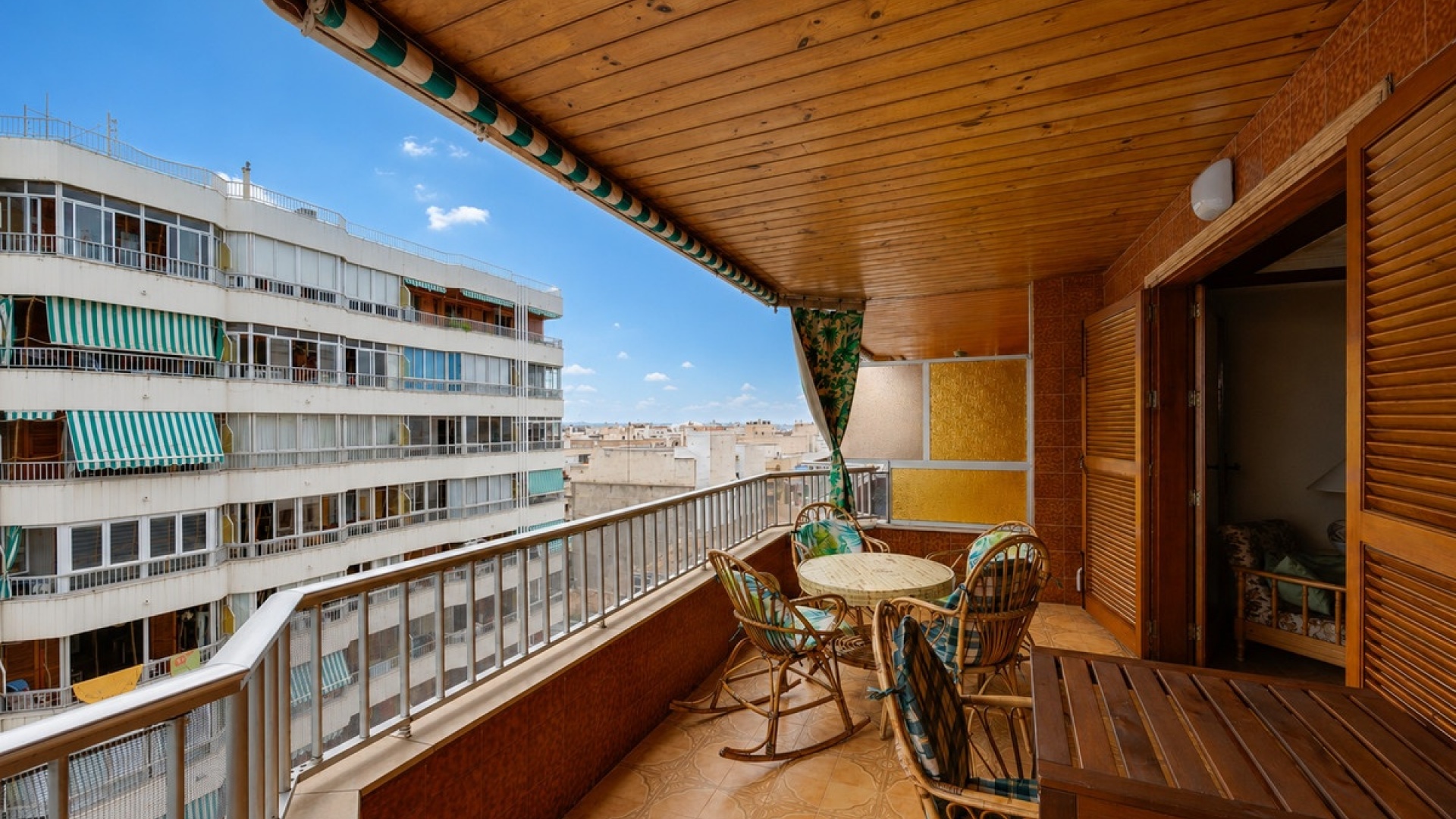 Resale - Apartment - Torrevieja - Torrevieja Centro