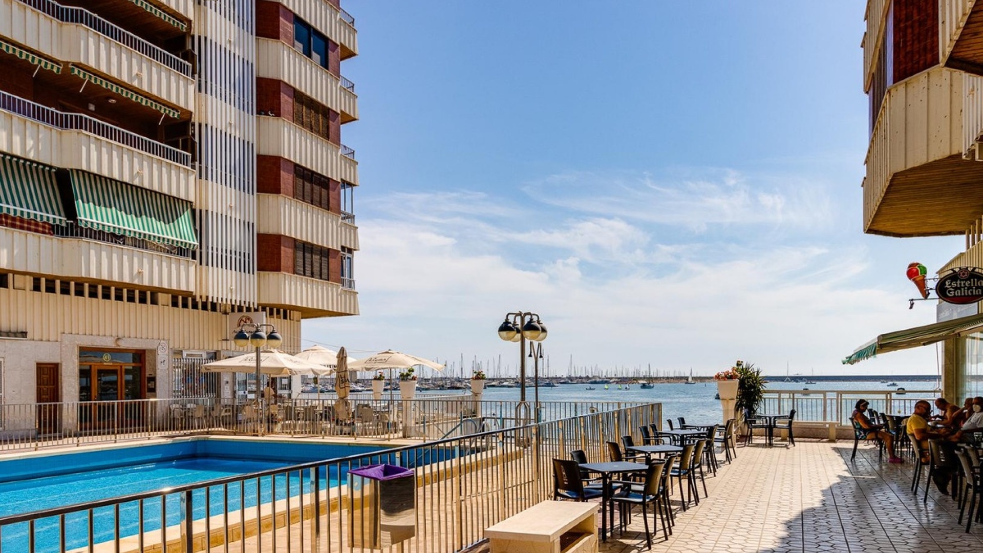 Resale - Apartment - Torrevieja - Torrevieja Centro