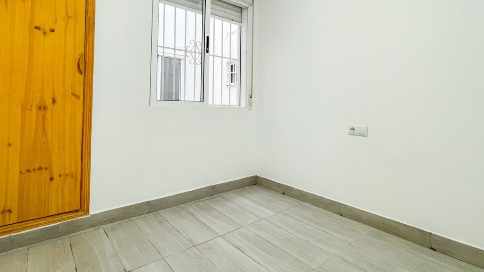 Resale - Apartment - Torrevieja - Torrevieja Centro