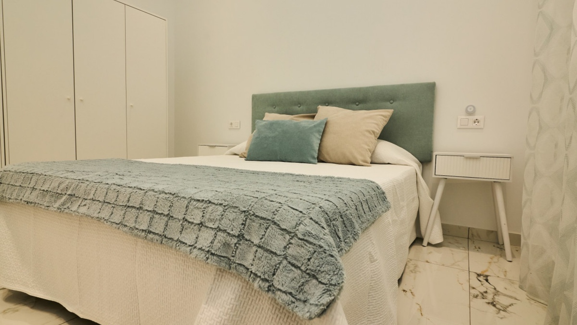 Resale - Apartment - Torrevieja - Torrevieja Centro