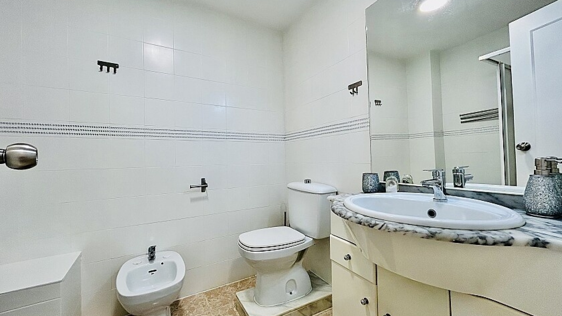 Resale - Apartment - Torrevieja - Torrevieja Centro