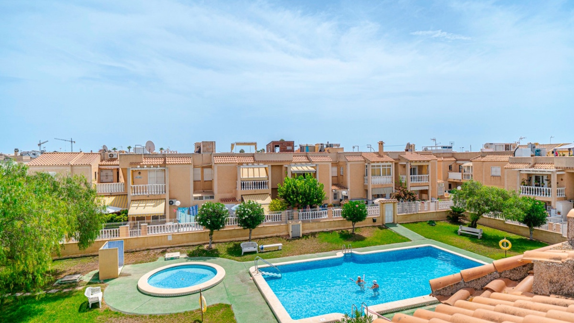 Resale - Apartment - Torrevieja - Torrevieja Centro