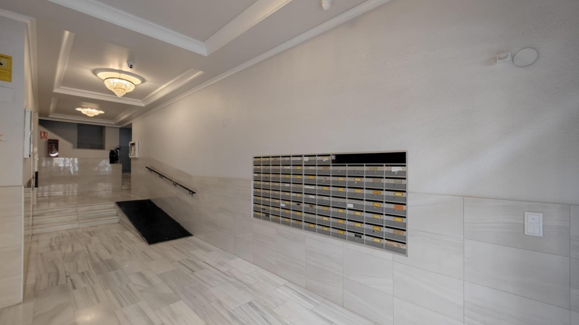 Resale - Apartment - Torrevieja - Torrevieja Centro