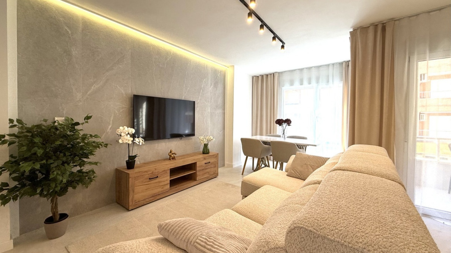 Resale - Apartment - Torrevieja - Torrevieja Centro