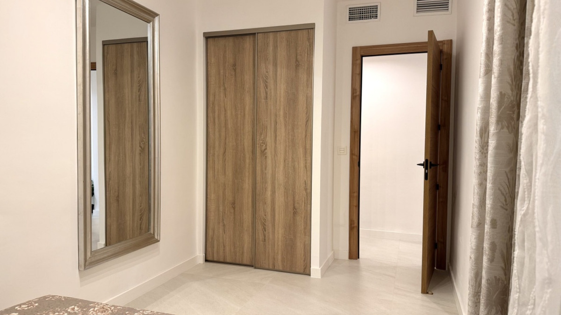 Resale - Apartment - Torrevieja - Torrevieja Centro
