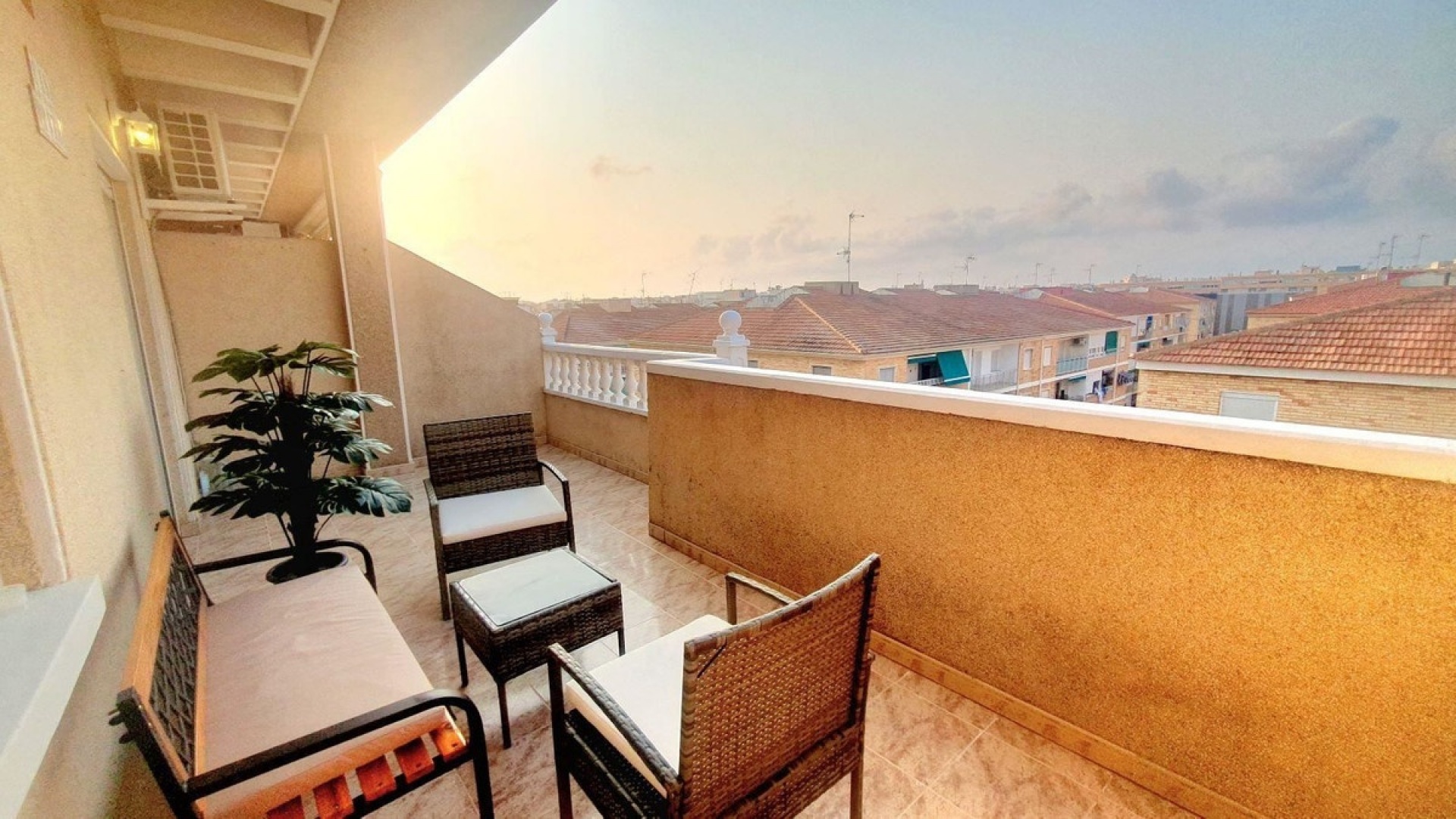 Resale - Apartment - Torrevieja - Torrevieja Centro